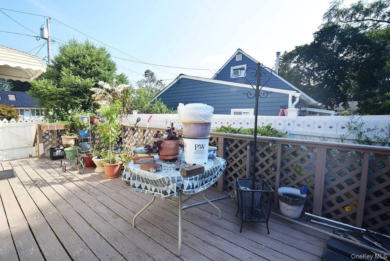 Single Family Walnut Suffolk County, NY 11722, MLS-899834-16