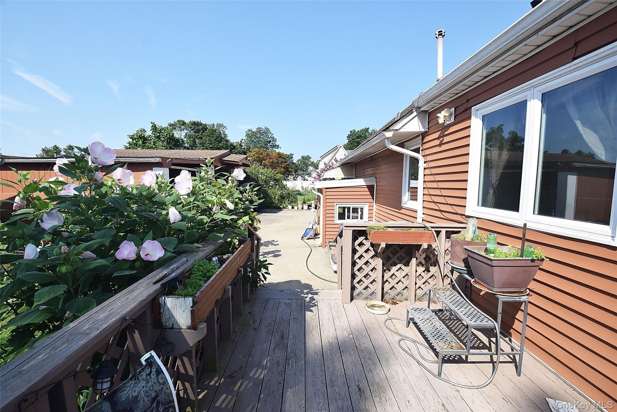 Single Family Walnut Suffolk County, NY 11722, MLS-899834-17