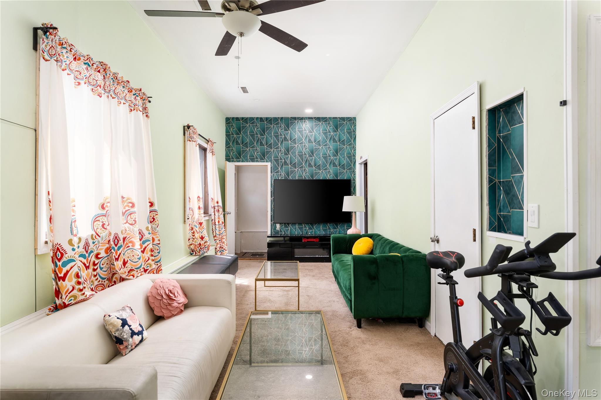 Single Family Sunnyside  Suffolk County, NY 11789, MLS-899880-13