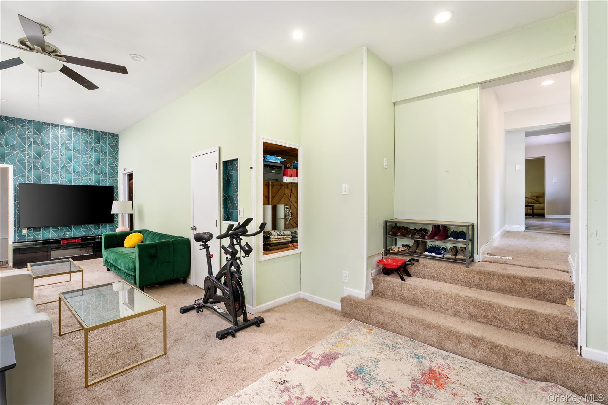 Single Family Sunnyside  Suffolk County, NY 11789, MLS-899880-14