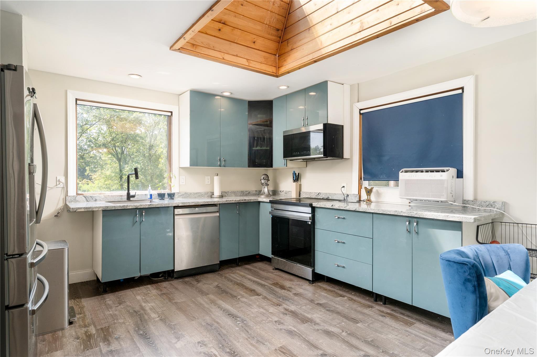 Single Family Sunnyside  Suffolk County, NY 11789, MLS-899880-17