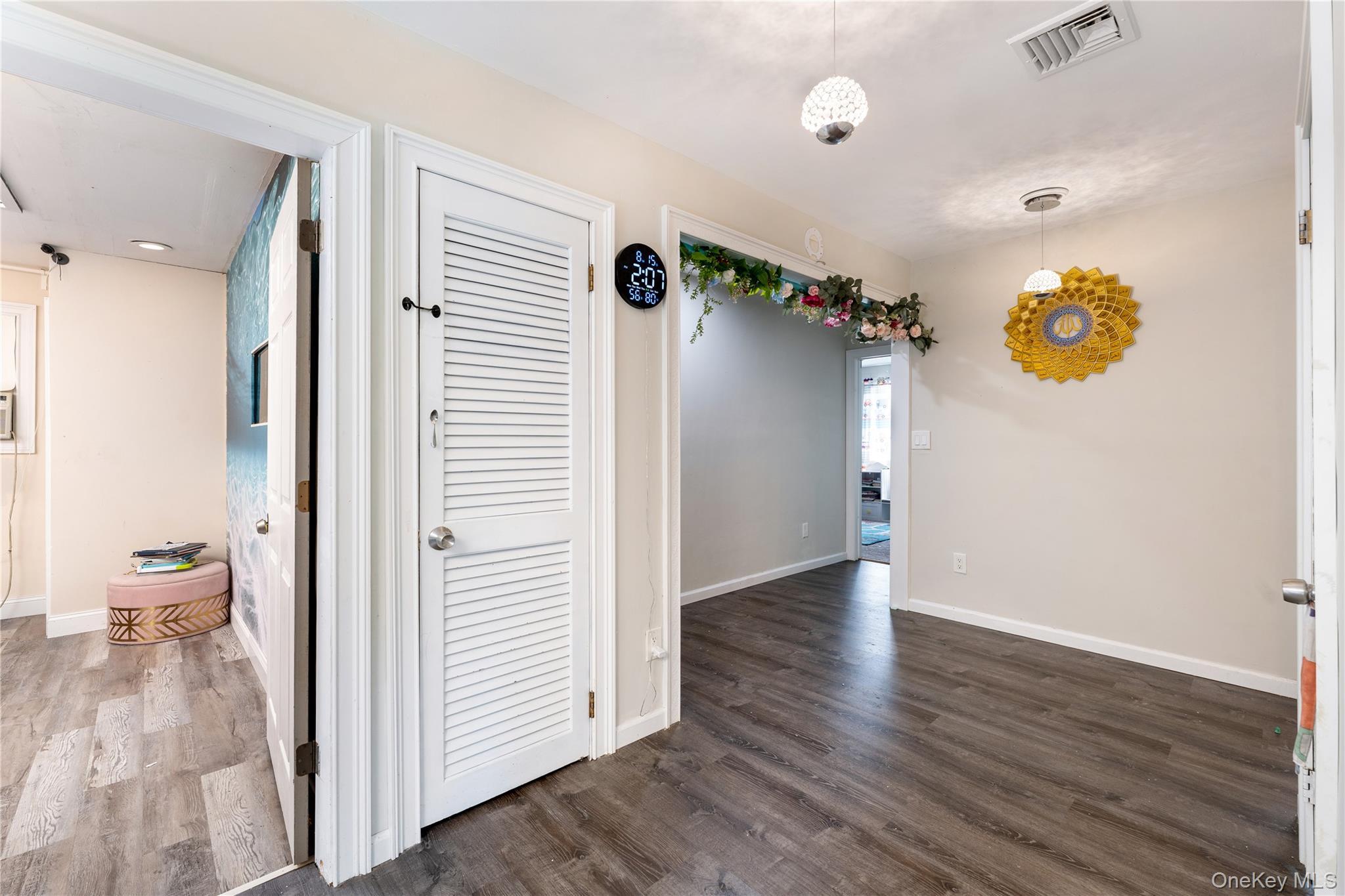 Single Family Sunnyside  Suffolk County, NY 11789, MLS-899880-19