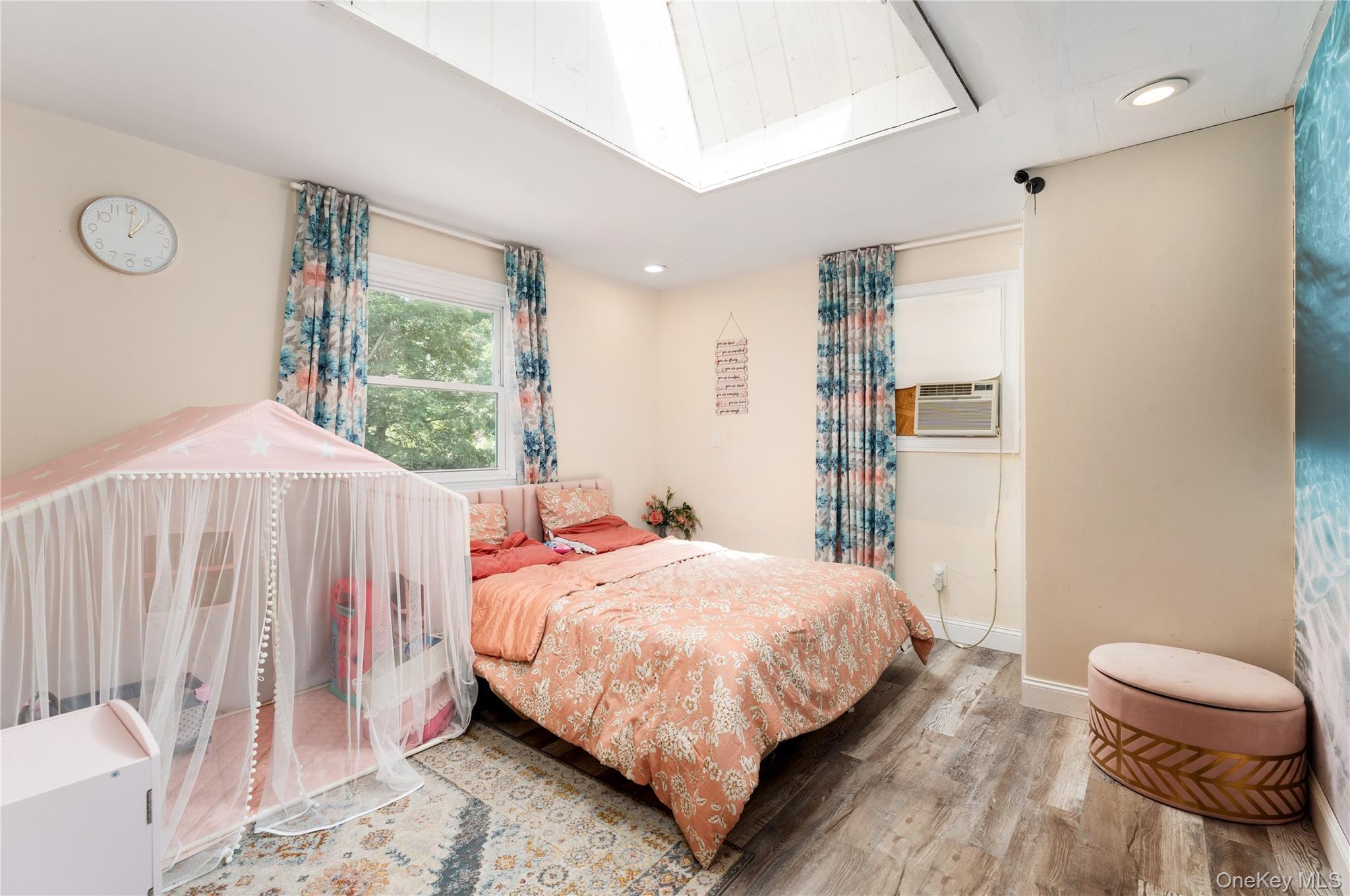 Single Family Sunnyside  Suffolk County, NY 11789, MLS-899880-20