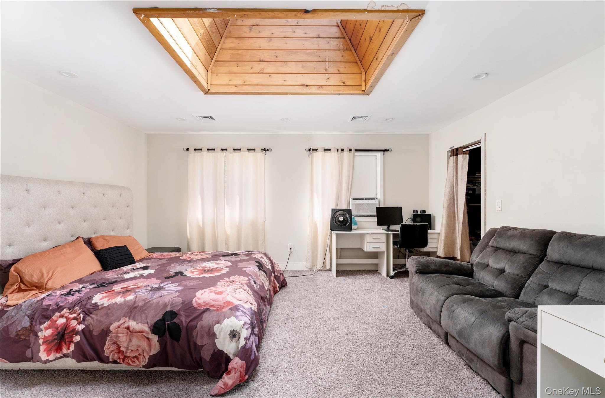 Single Family Sunnyside  Suffolk County, NY 11789, MLS-899880-24