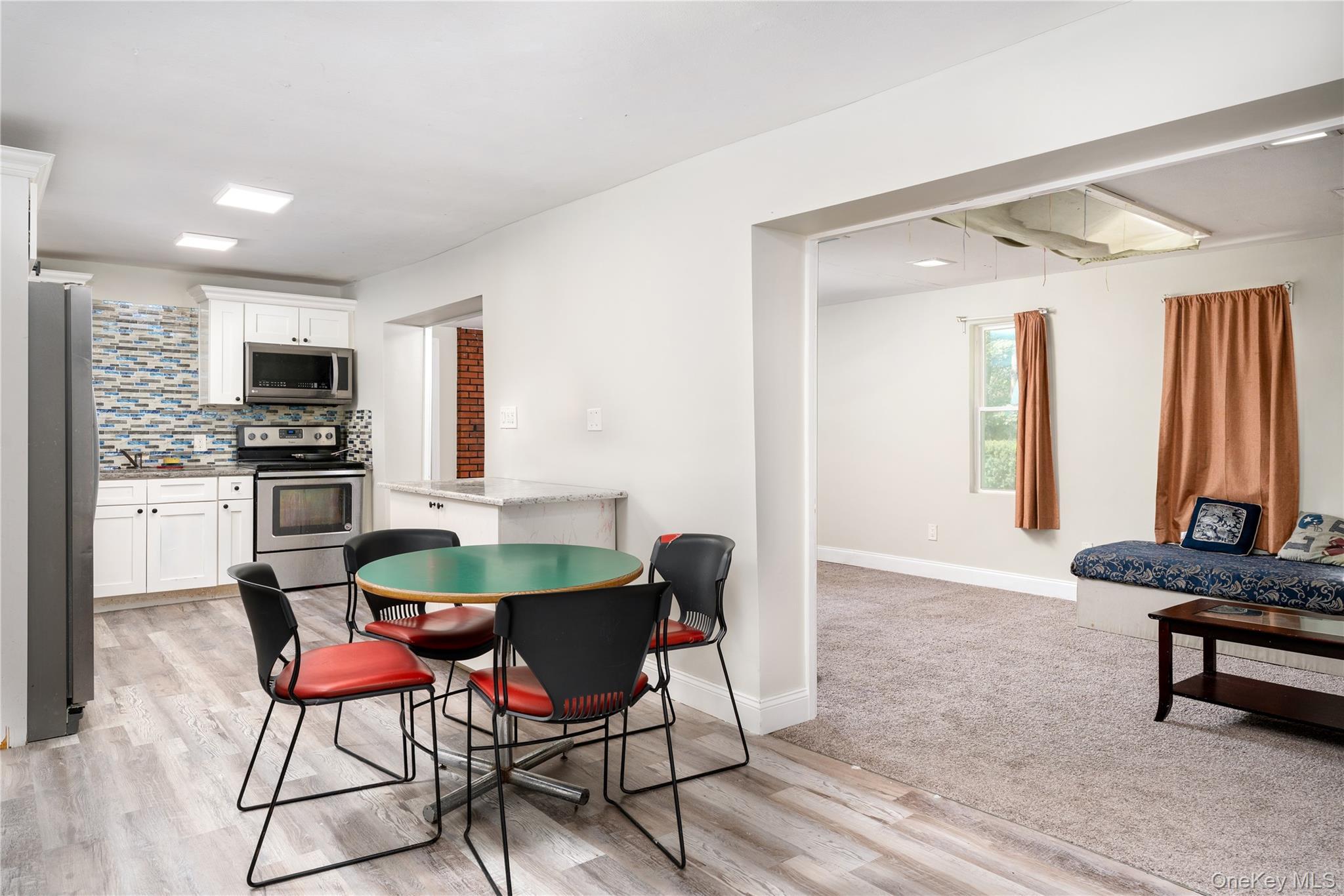 Single Family Sunnyside  Suffolk County, NY 11789, MLS-899880-5