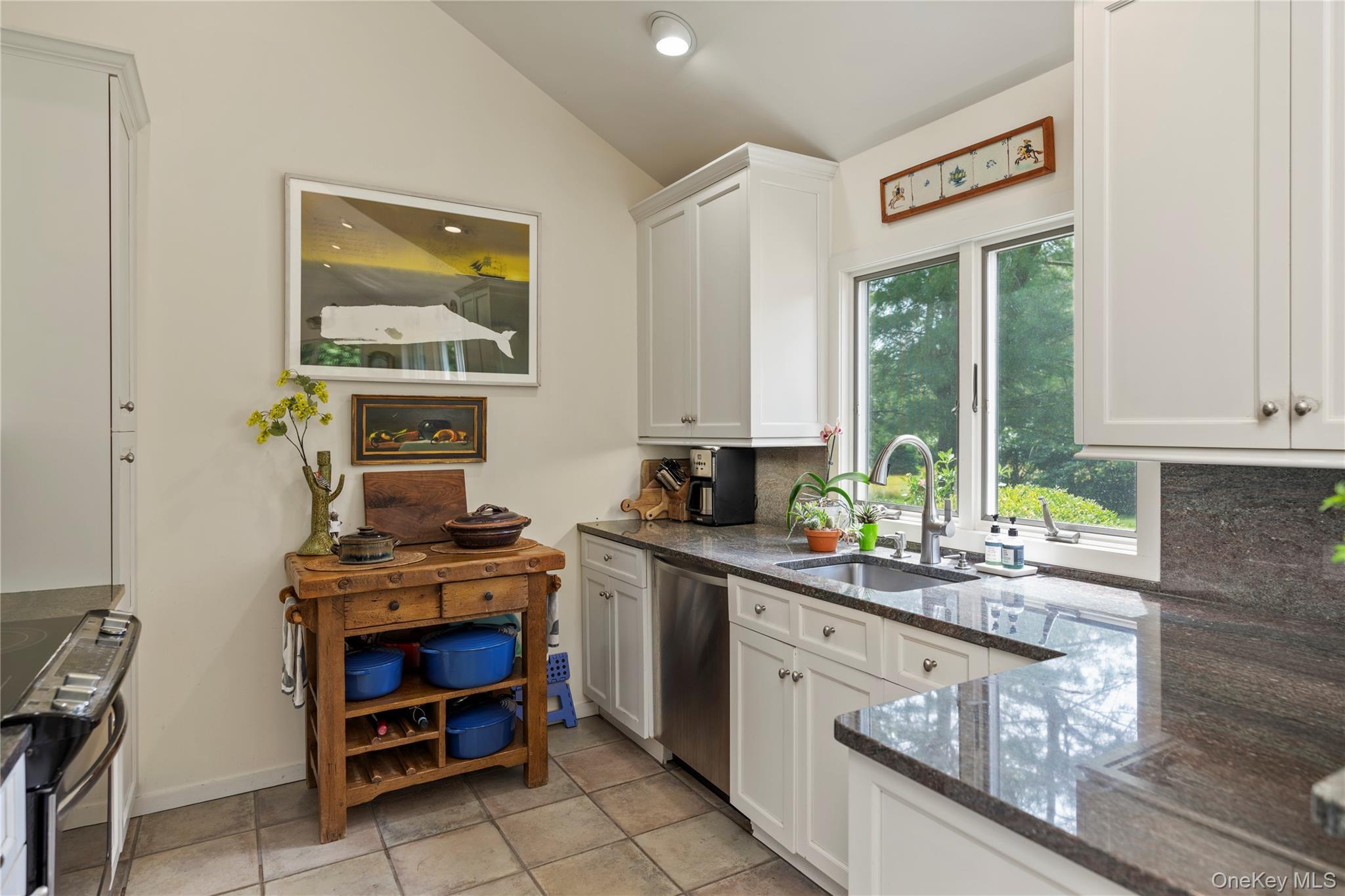 Condo Huckleberry  Suffolk County, NY 11937, MLS-899914-11