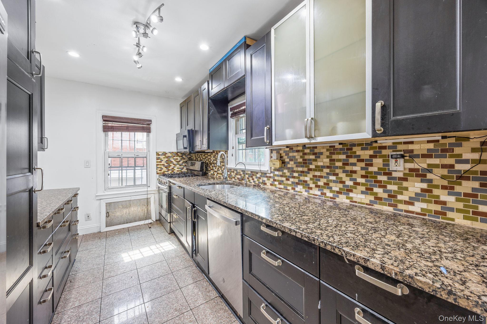 Single Family Mclaughlin Queens, NY 11423, MLS-899916-16