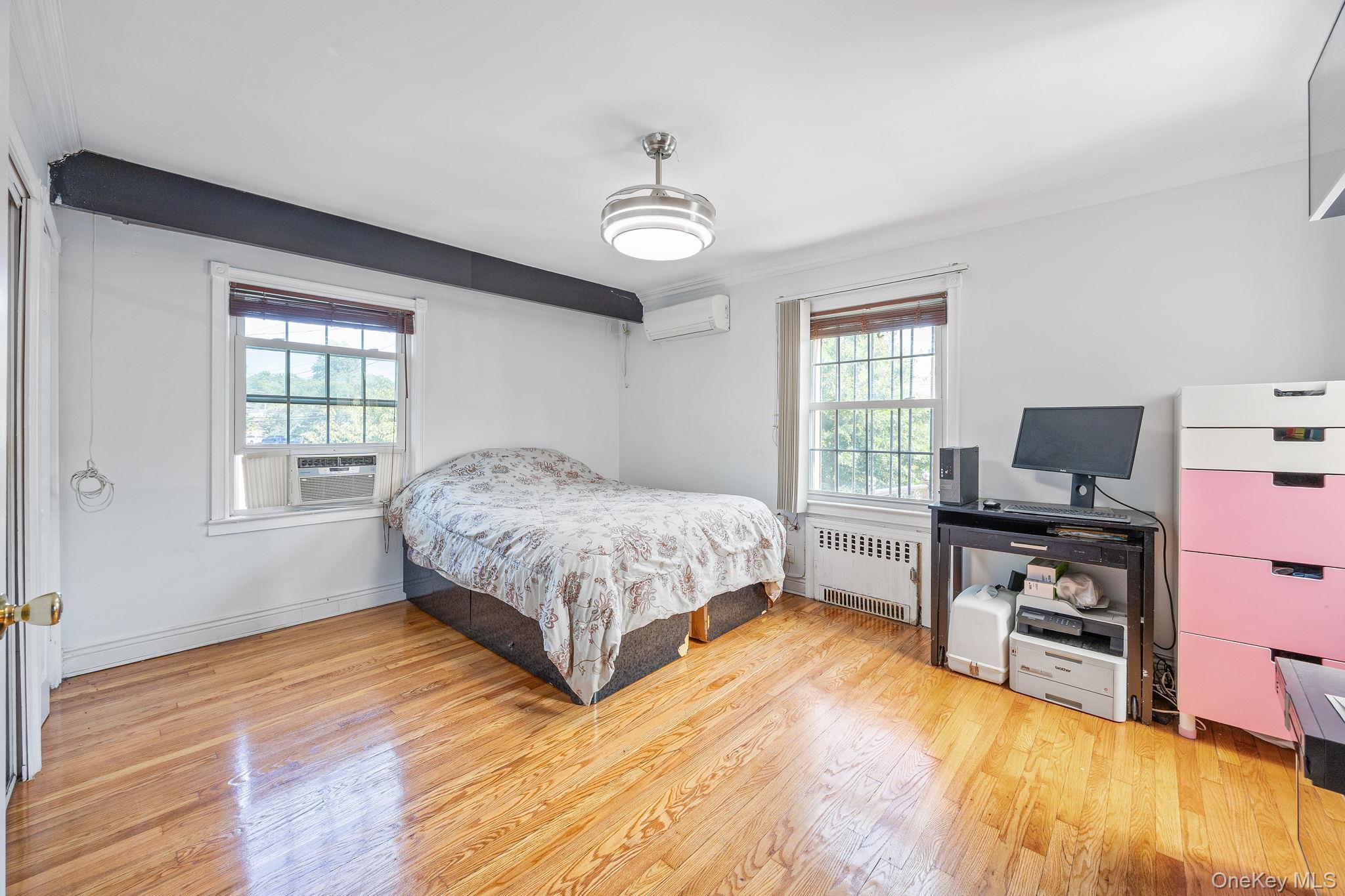 Single Family Mclaughlin Queens, NY 11423, MLS-899916-18