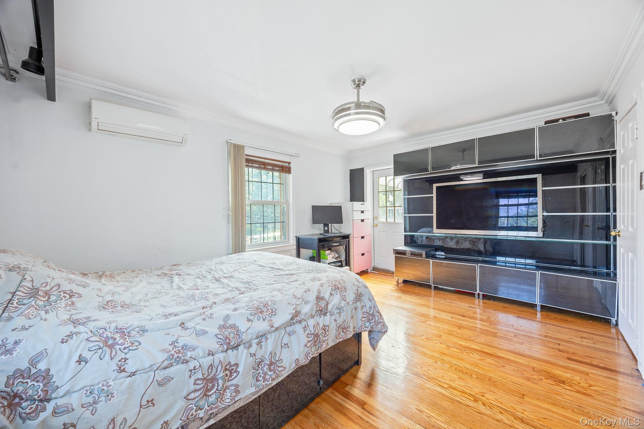 Single Family Mclaughlin Queens, NY 11423, MLS-899916-19