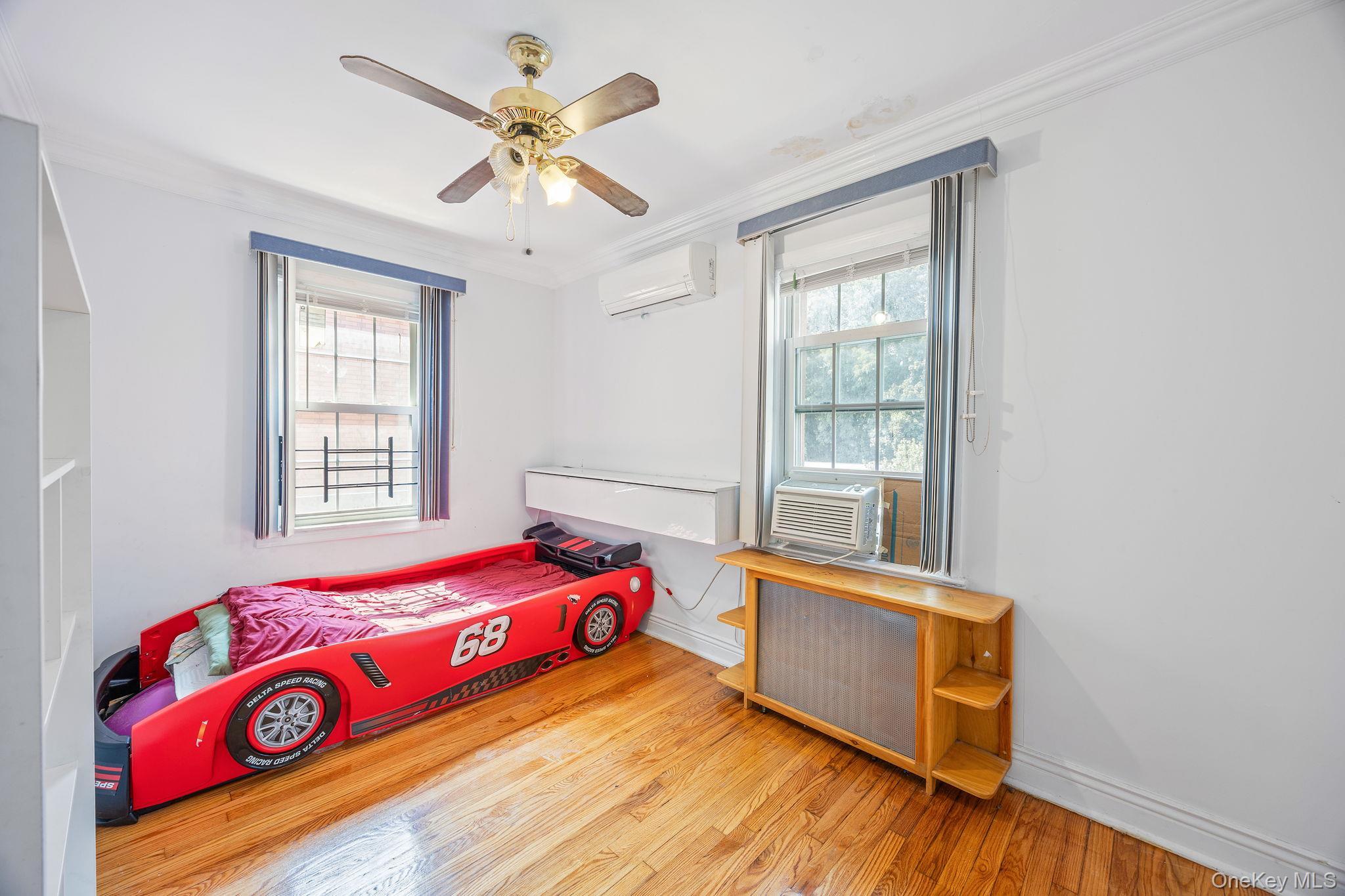 Single Family Mclaughlin Queens, NY 11423, MLS-899916-21