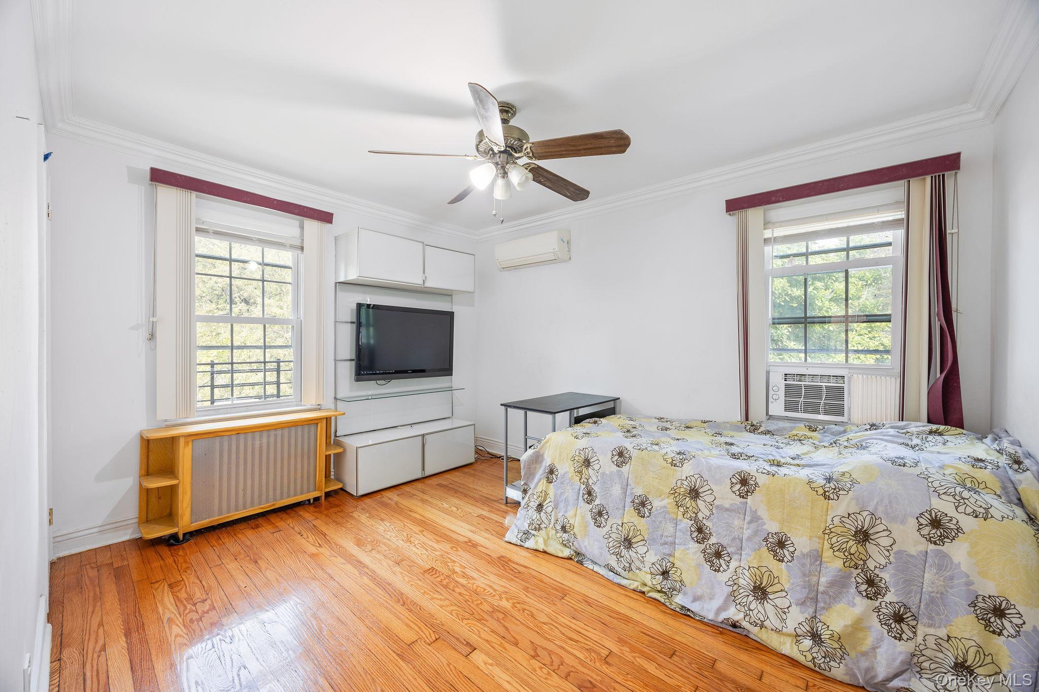 Single Family Mclaughlin Queens, NY 11423, MLS-899916-22