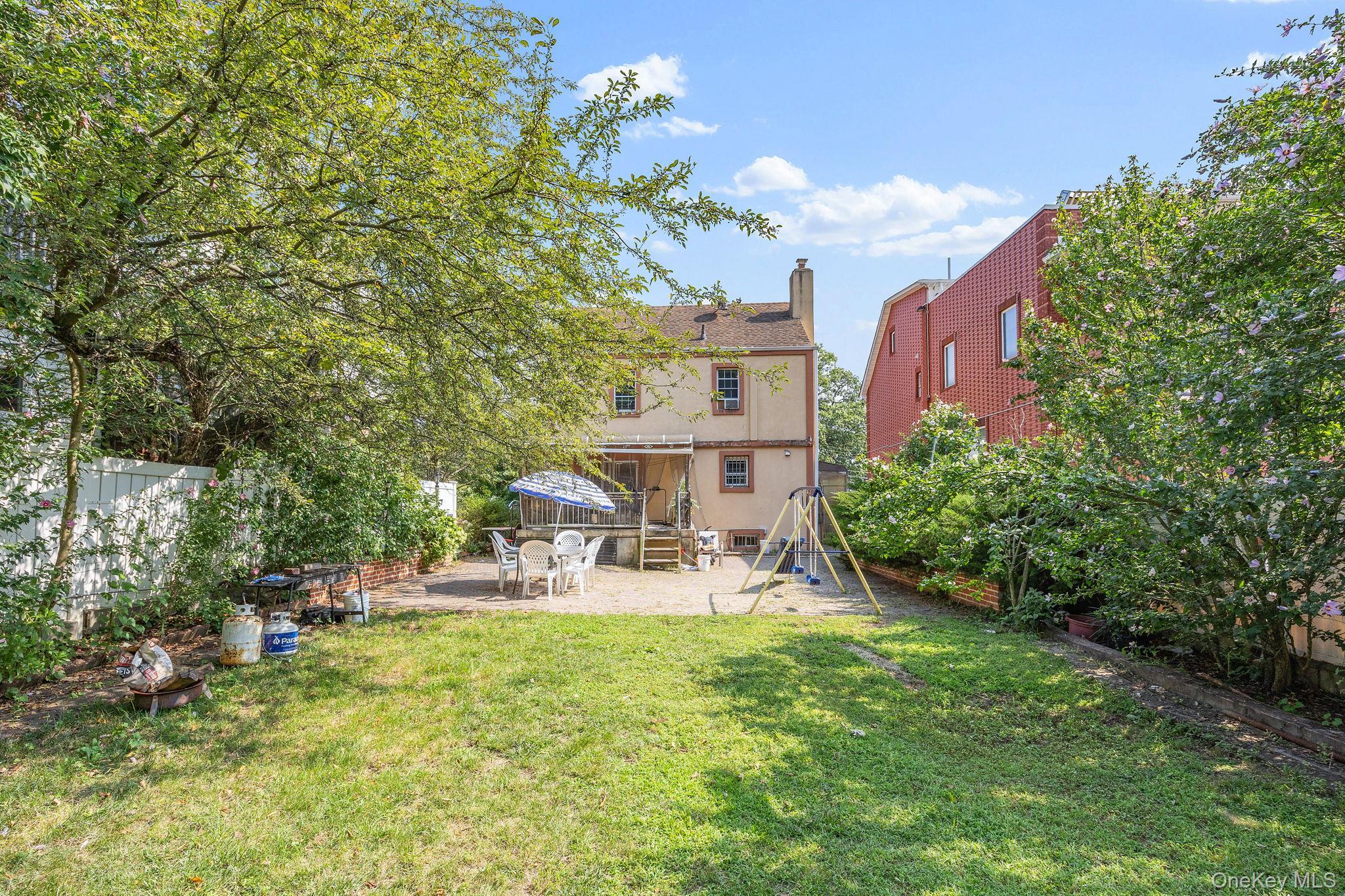 Single Family Mclaughlin Queens, NY 11423, MLS-899916-28