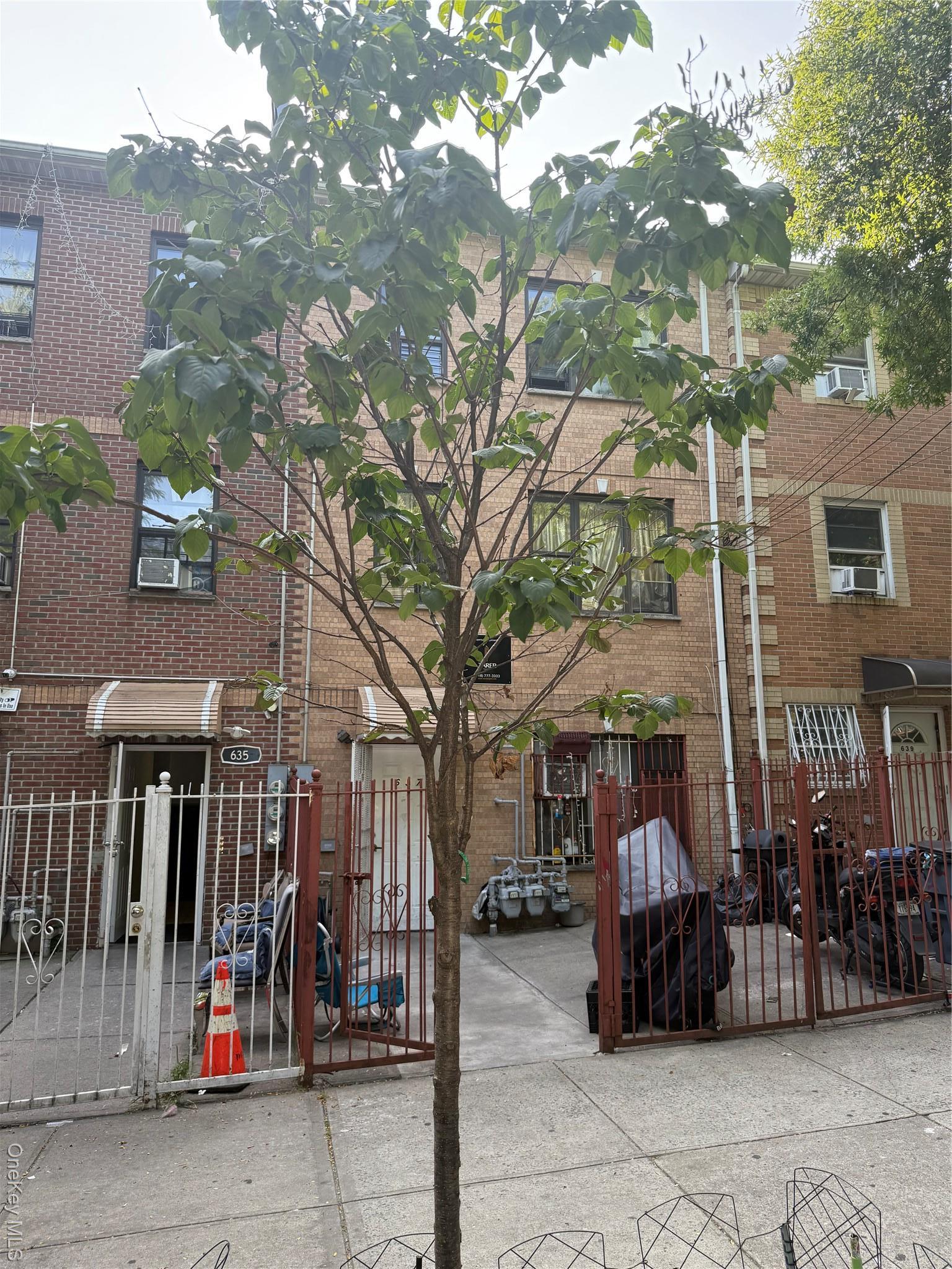 Single Family Barretto  Bronx, NY 10474, MLS-899962-2
