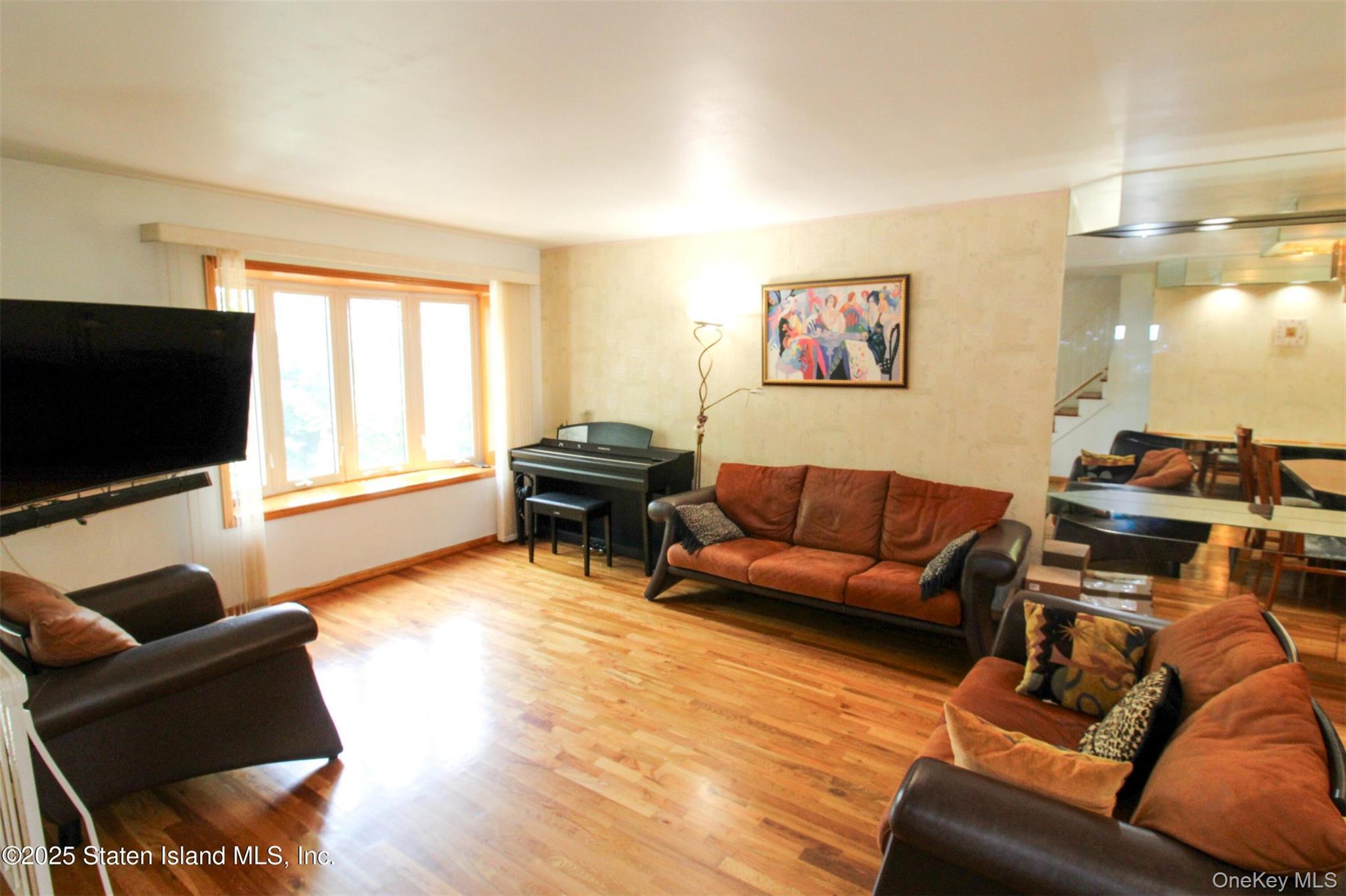 Condo Narrows Road S Staten Island, NY 10305, MLS-899964-4