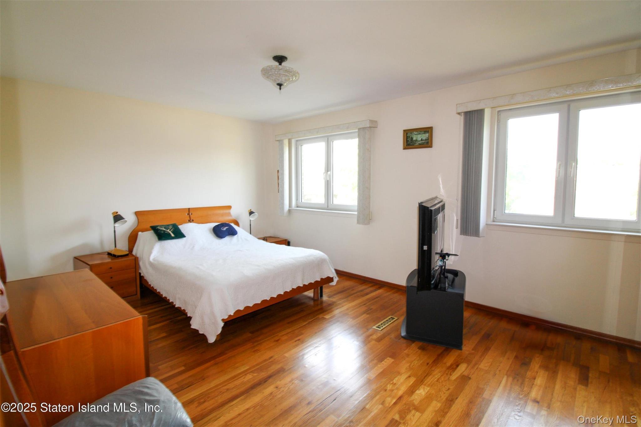 Condo Narrows Road S Staten Island, NY 10305, MLS-899964-8