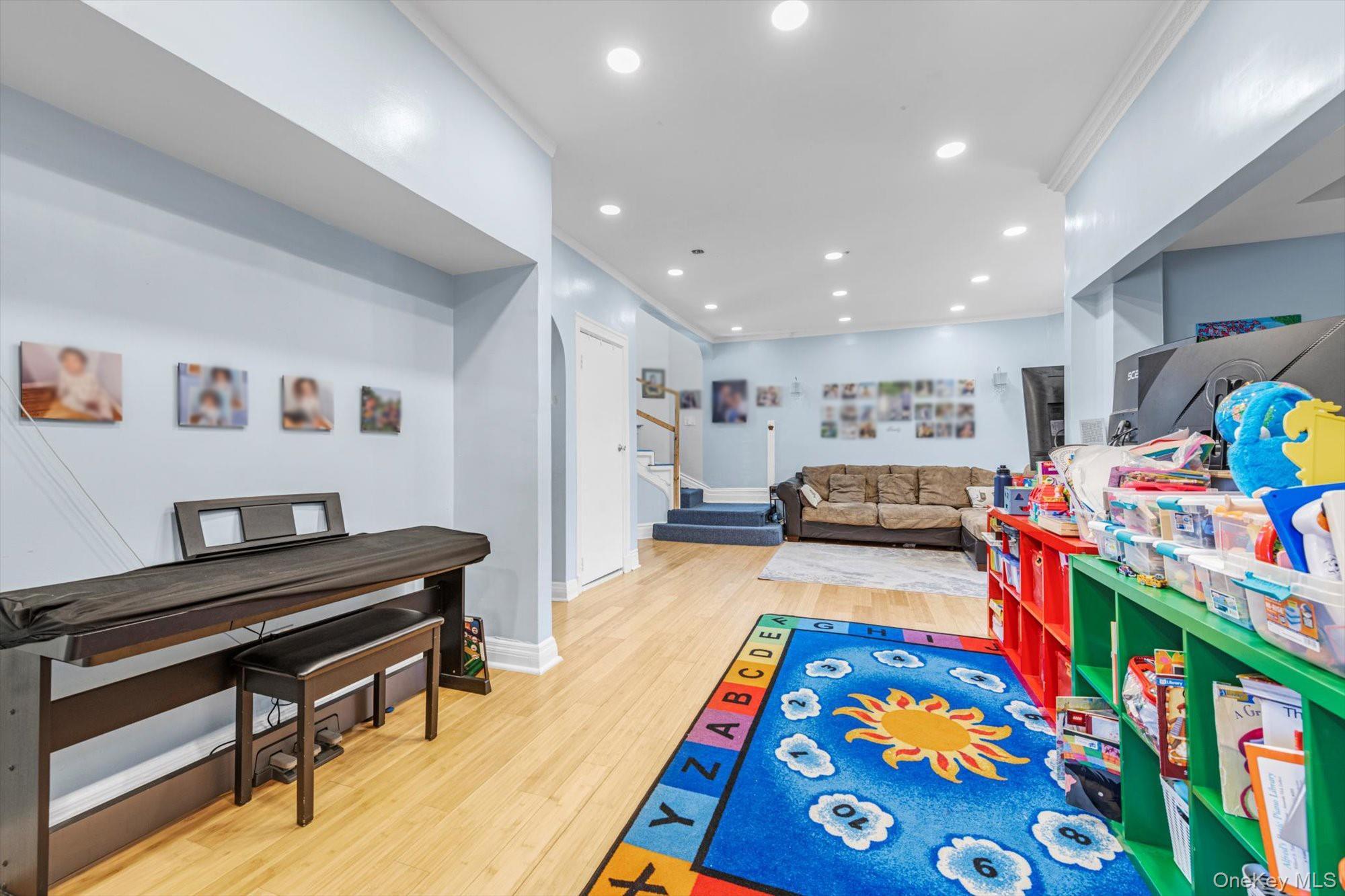 Single Family Bay 27th  Queens, NY 11691, MLS-899989-5