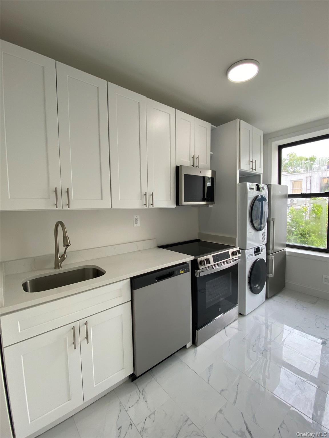 Apartment Bay Ridge  Brooklyn, NY 11220, MLS-900020-2