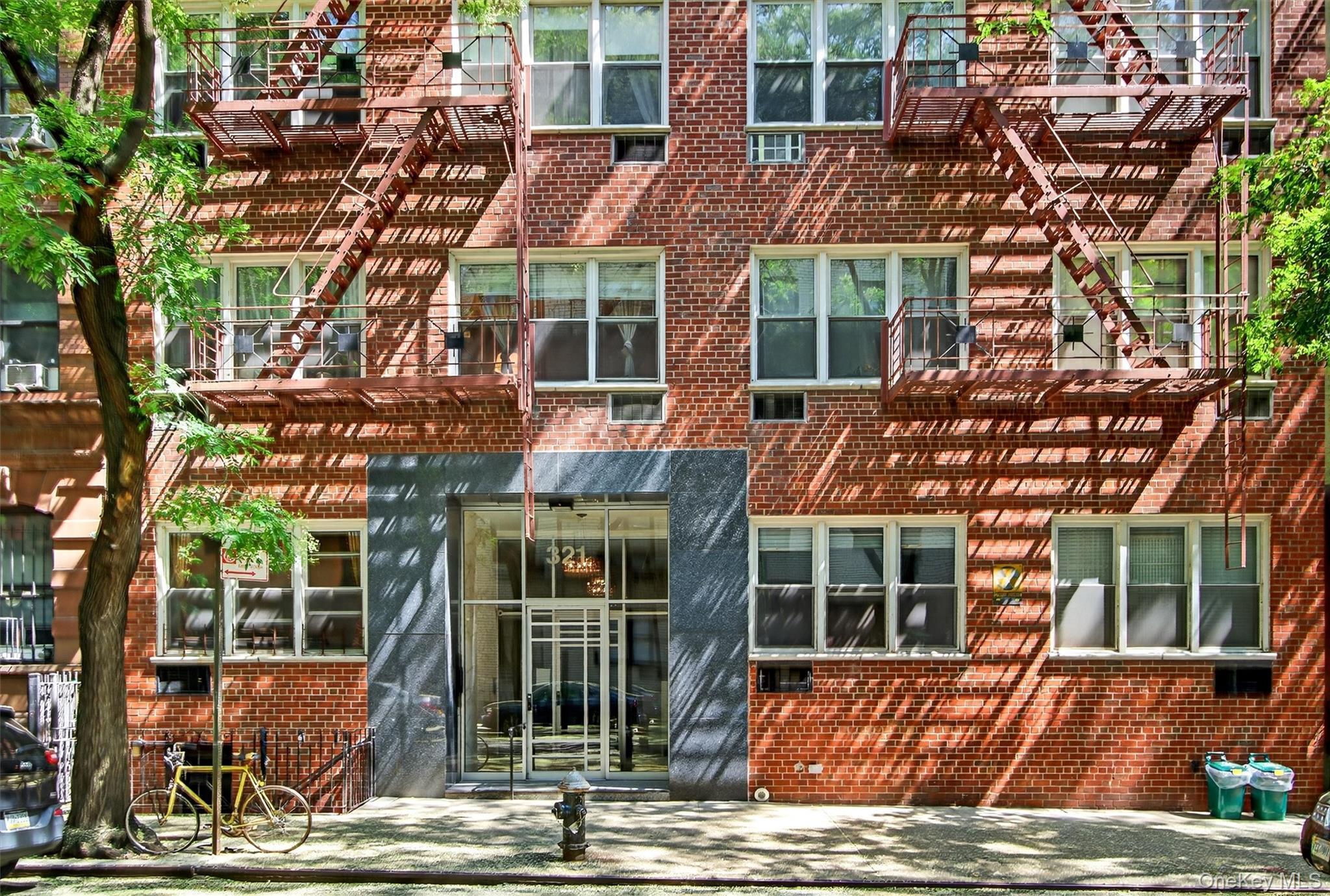 Coop 89th  Manhattan, NY 10128, MLS-900047-2