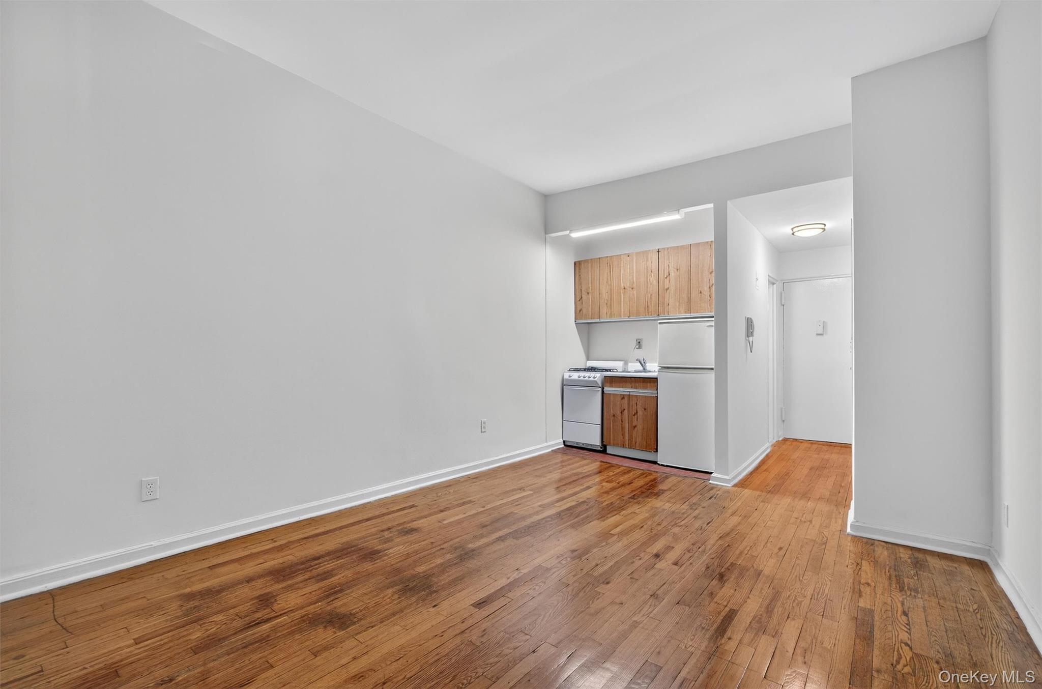 Coop 89th  Manhattan, NY 10128, MLS-900047-8