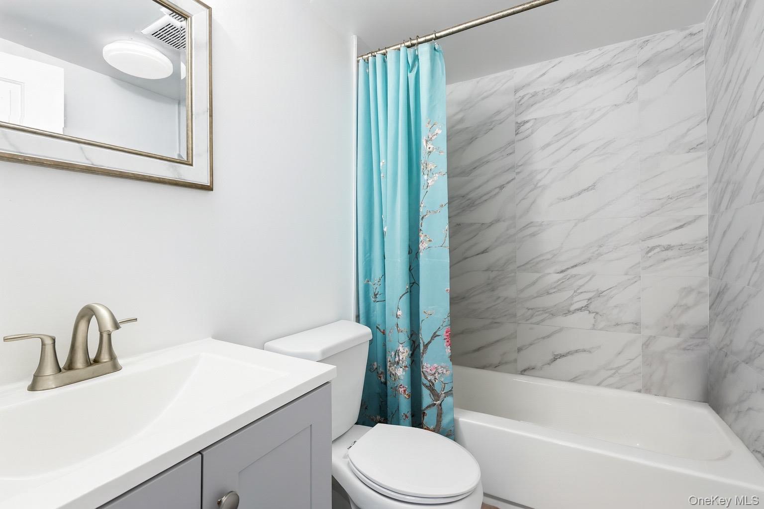 Single Family White Suffolk County, NY 11717, MLS-900081-10