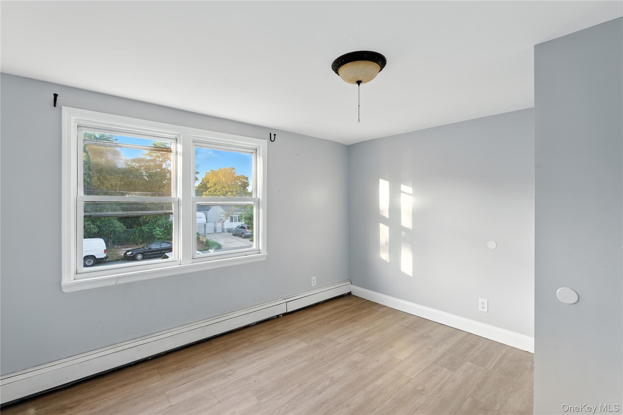 Single Family White Suffolk County, NY 11717, MLS-900081-6