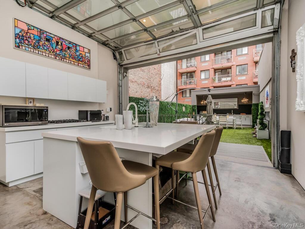 Condo 14th  Manhattan, NY 10003, MLS-900101-10