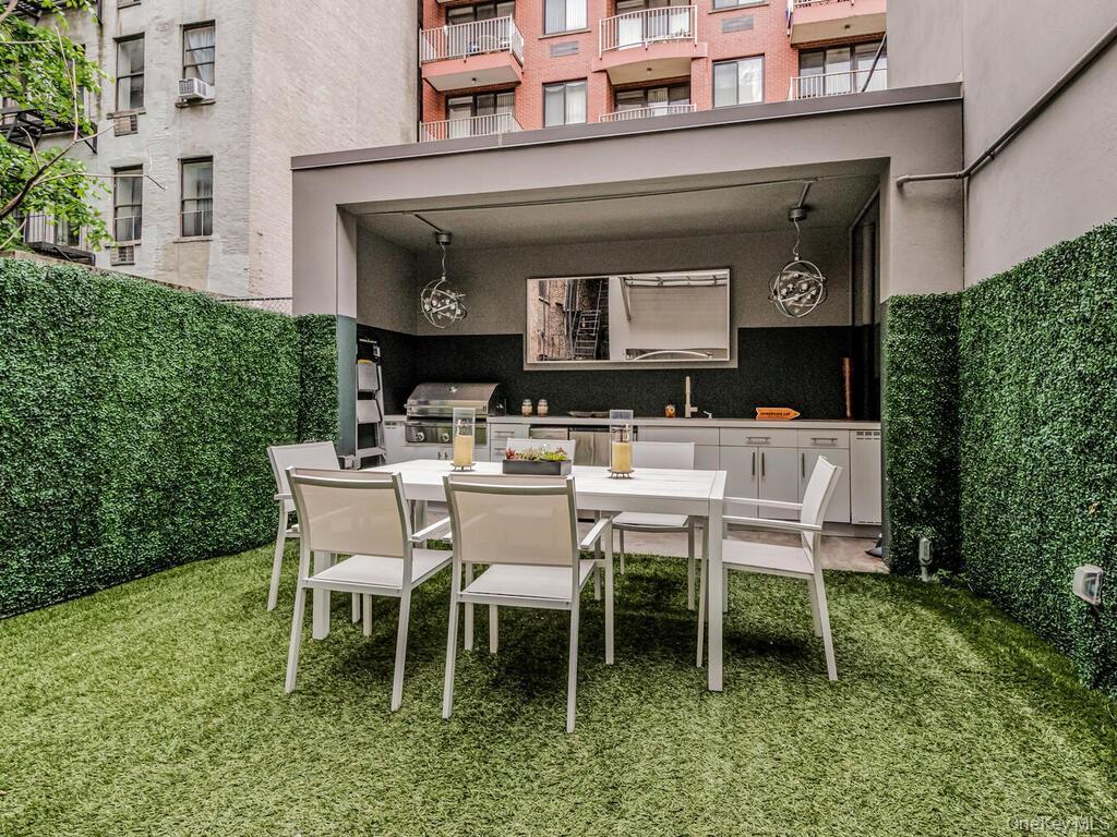 Condo 14th  Manhattan, NY 10003, MLS-900101-12