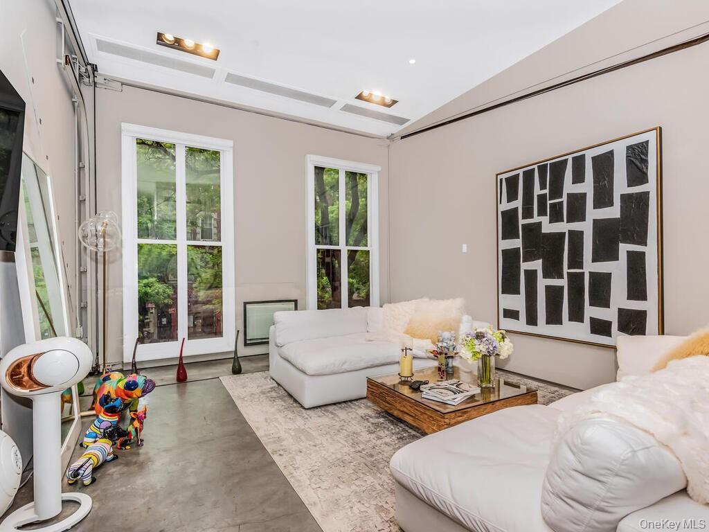 Condo 14th  Manhattan, NY 10003, MLS-900101-16