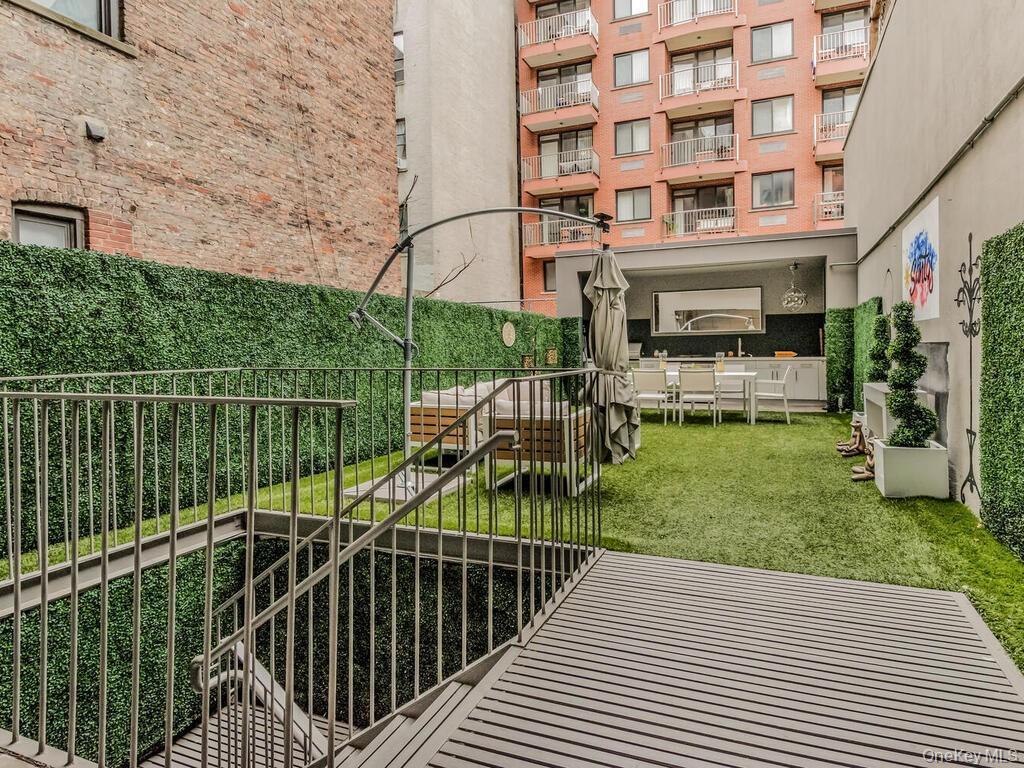 Condo 14th  Manhattan, NY 10003, MLS-900101-18
