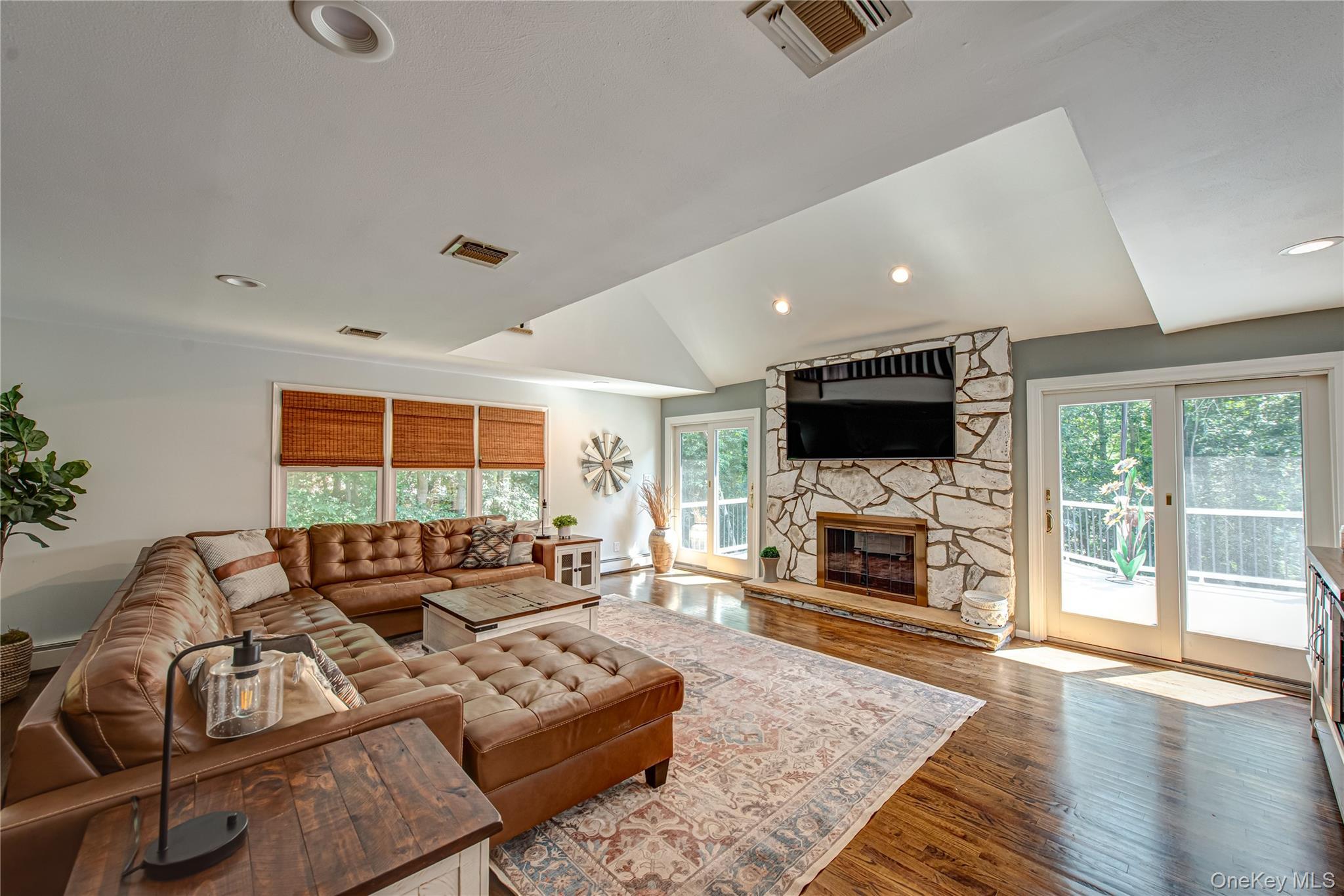 Single Family Landing Meadow Suffolk County, NY 11787, MLS-900103-15