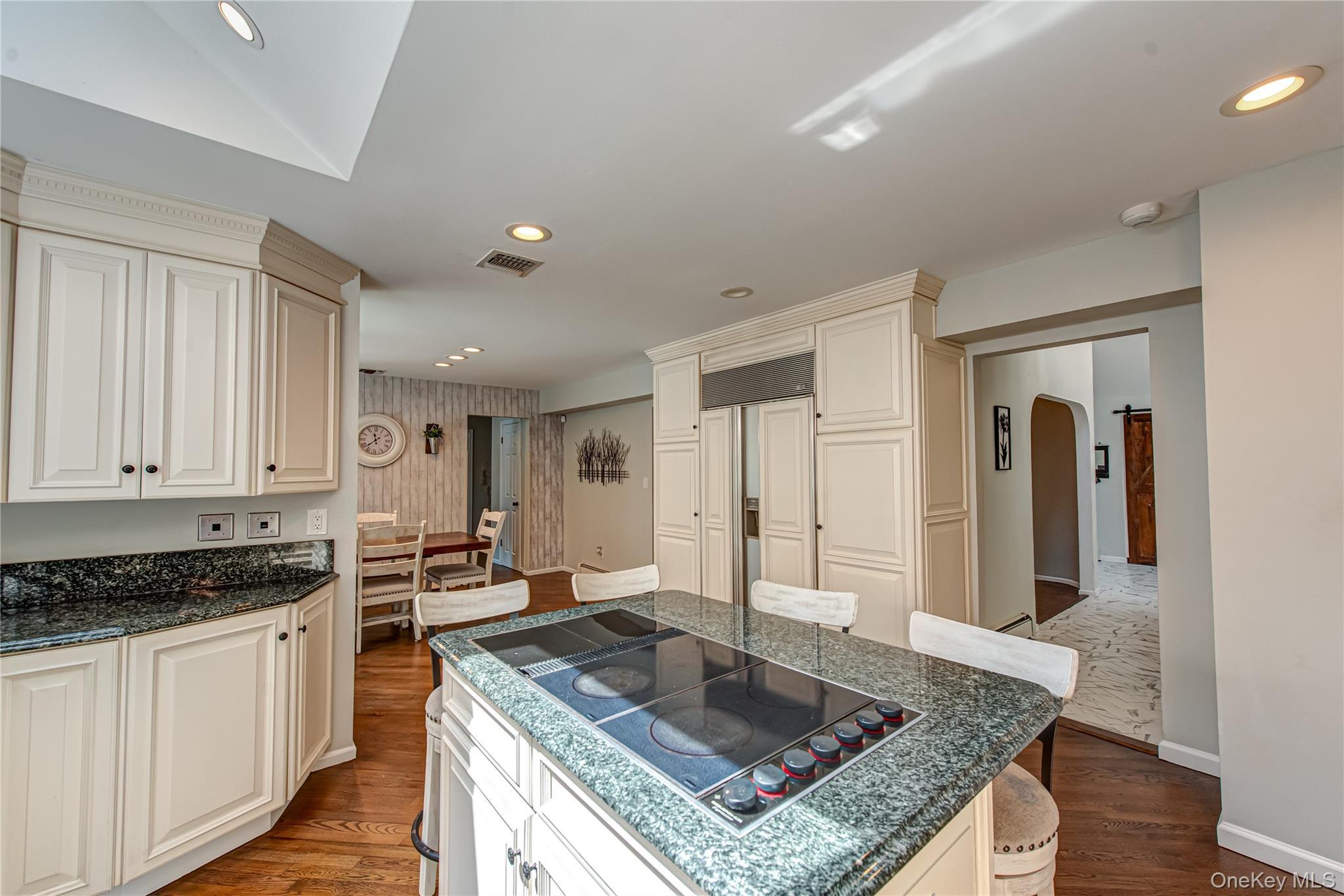 Single Family Landing Meadow Suffolk County, NY 11787, MLS-900103-22