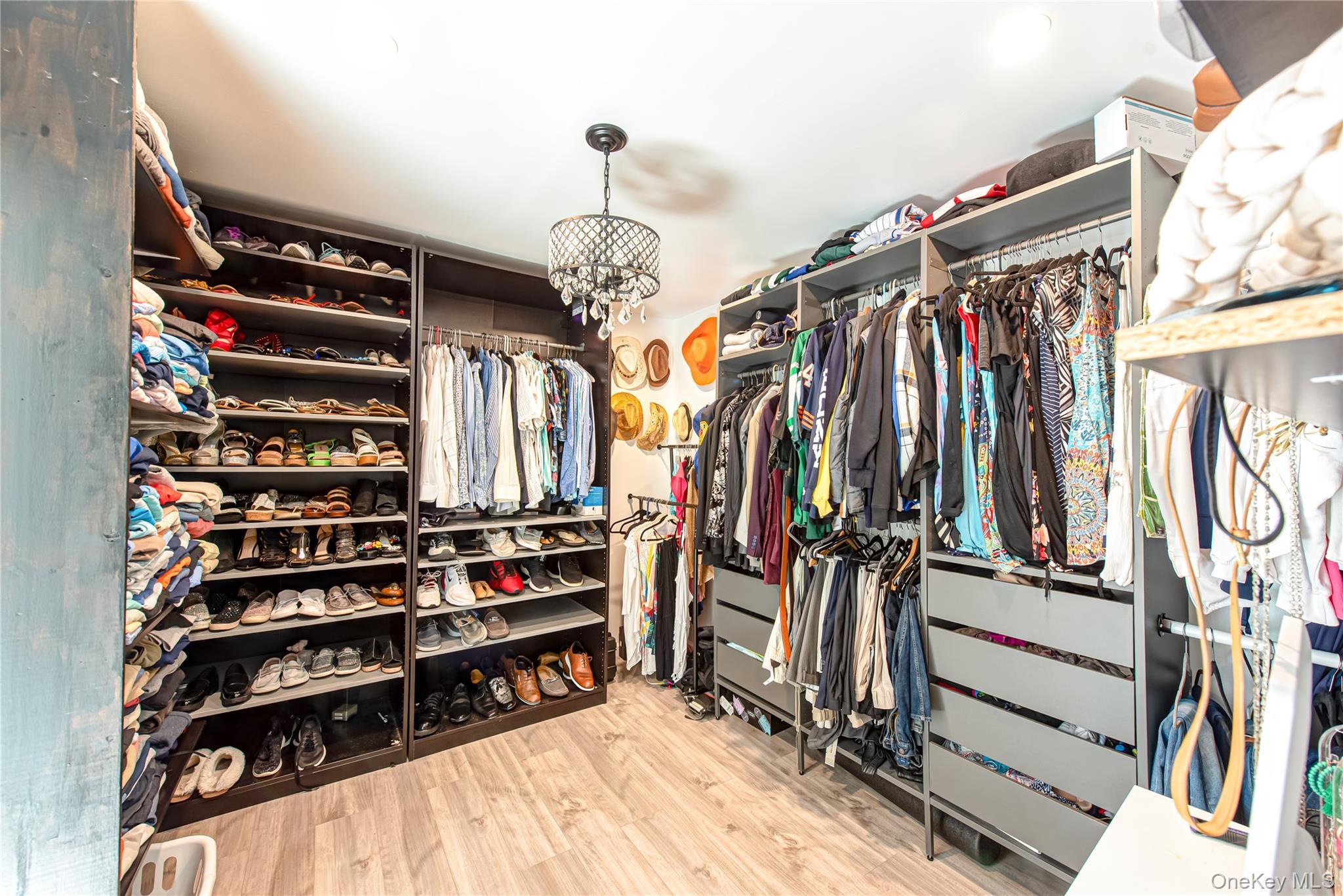 Single Family Landing Meadow Suffolk County, NY 11787, MLS-900103-34