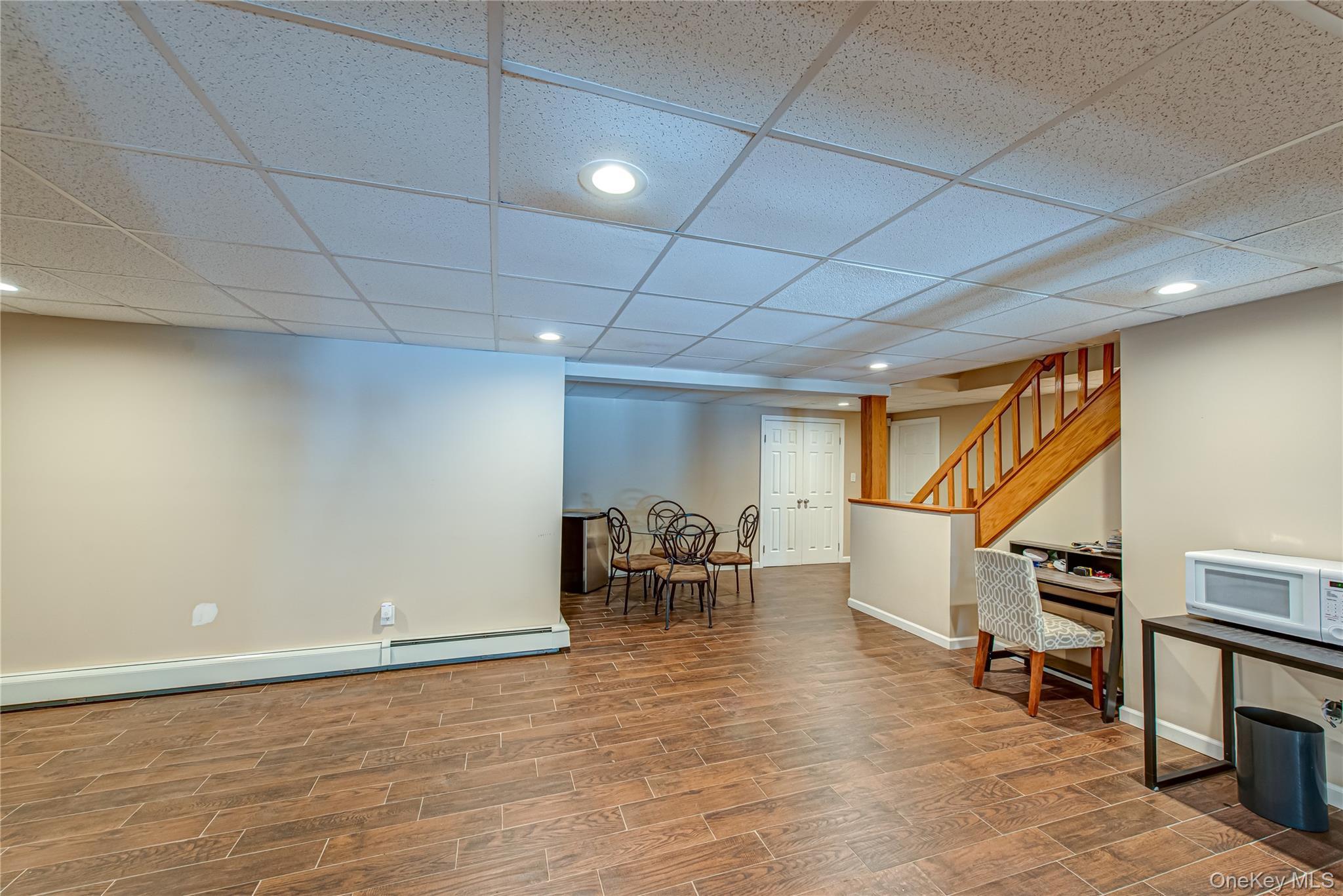 Single Family Landing Meadow Suffolk County, NY 11787, MLS-900103-39