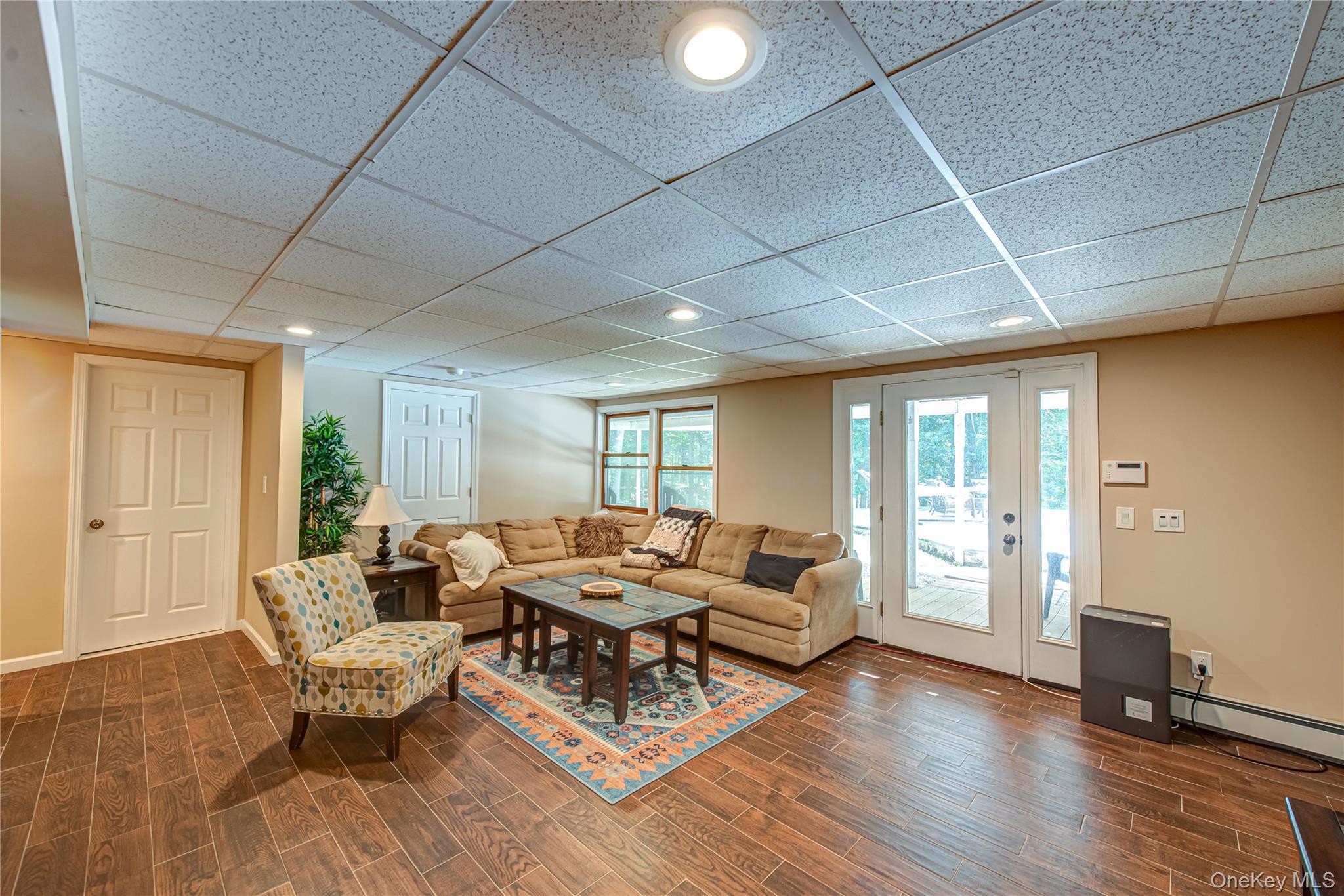 Single Family Landing Meadow Suffolk County, NY 11787, MLS-900103-42