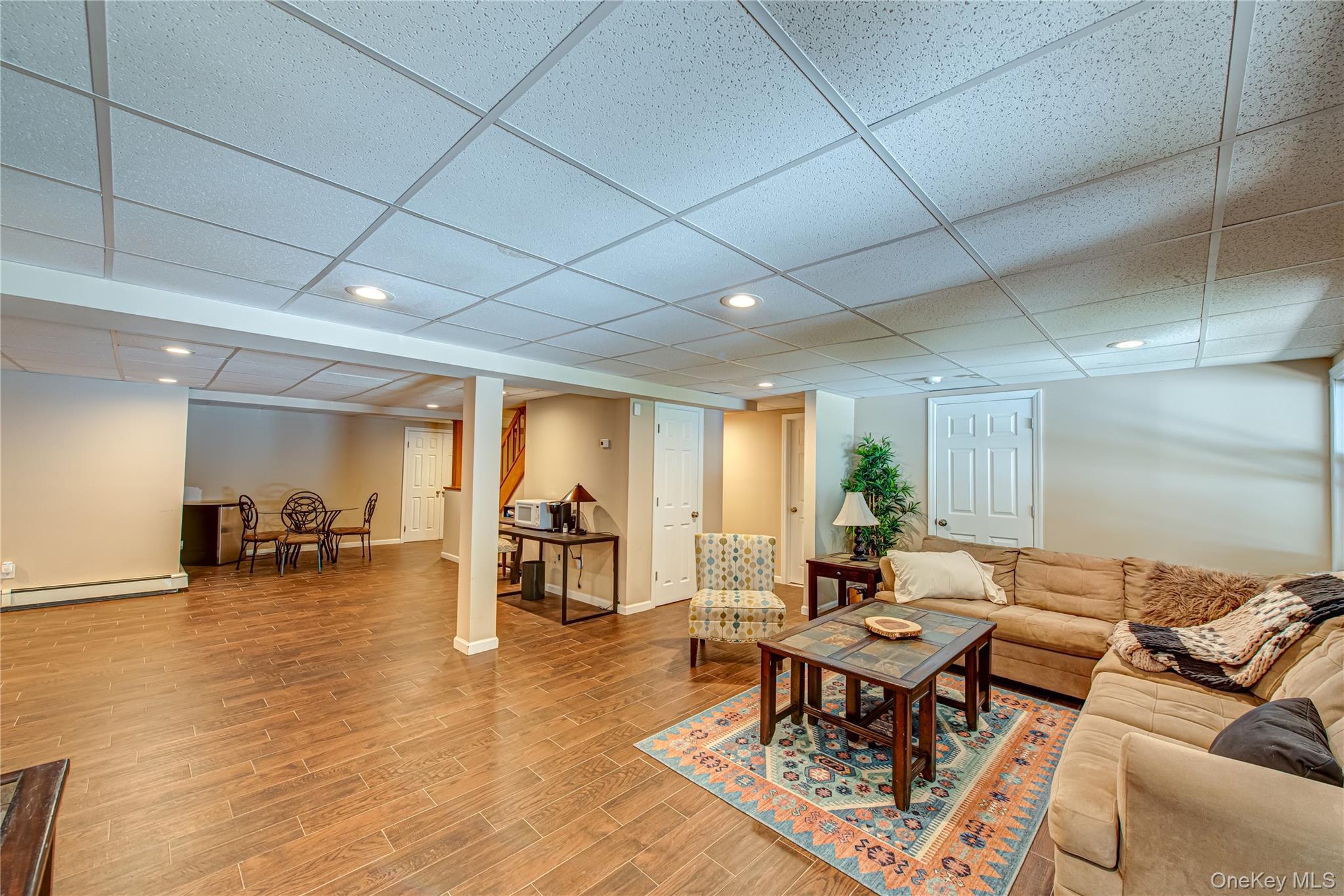 Single Family Landing Meadow Suffolk County, NY 11787, MLS-900103-43