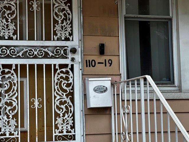 Single Family Liverpool  Queens, NY 11435, MLS-900130-4