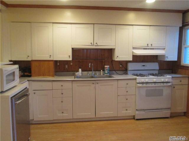 Single Family Elm  Nassau County, NY 11548, MLS-900146-4