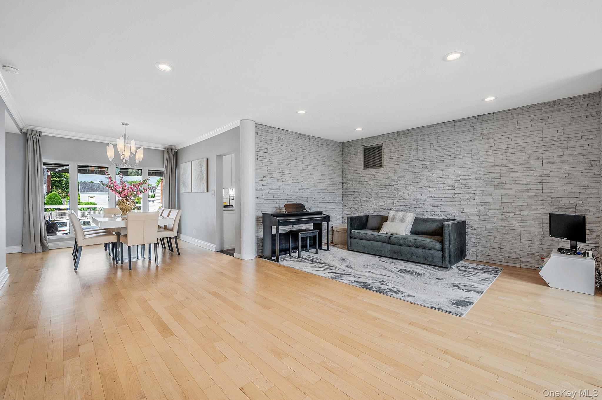 Single Family Forest Nassau County, NY 11758, MLS-900151-11