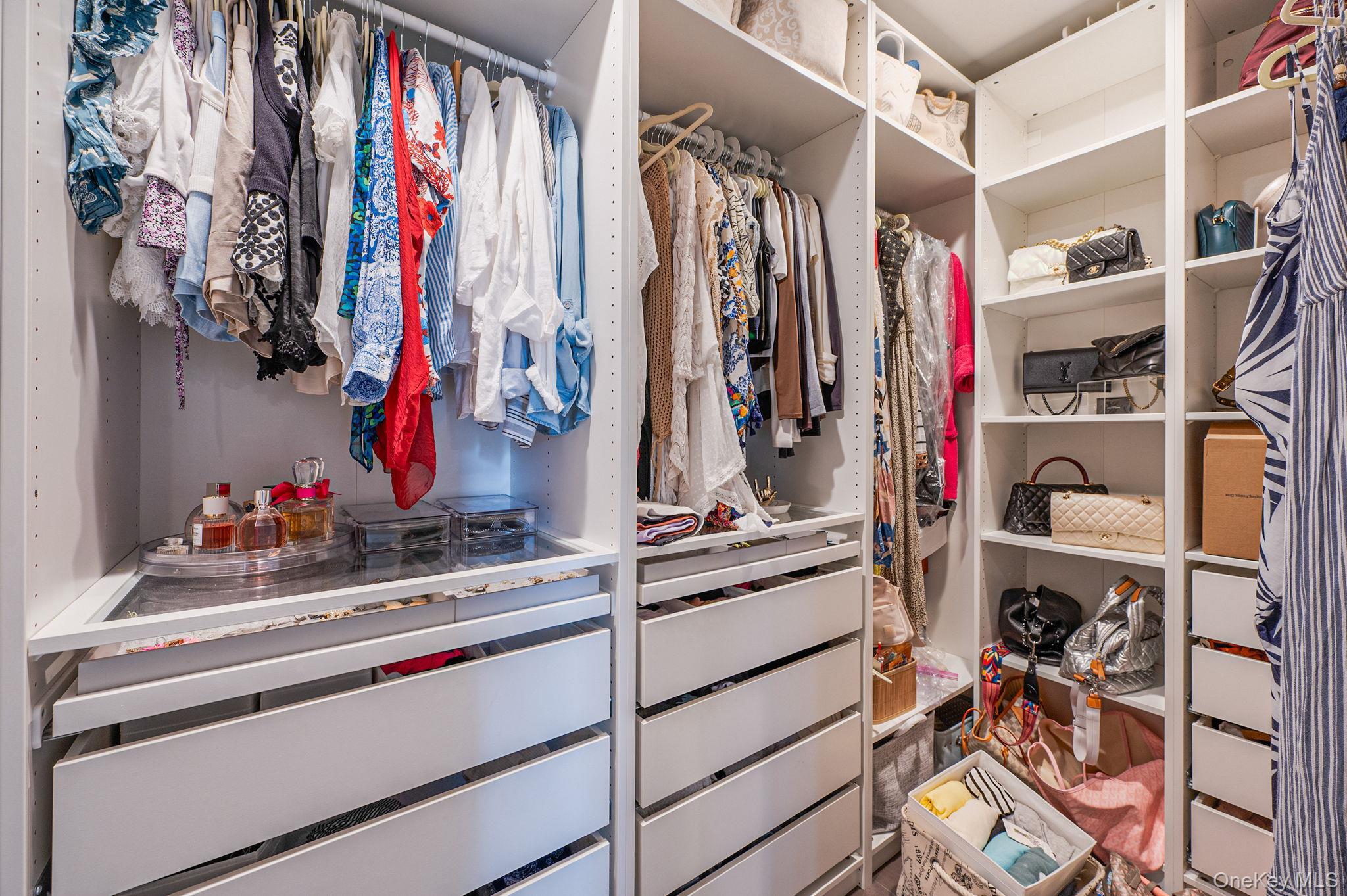 Single Family Forest Nassau County, NY 11758, MLS-900151-28