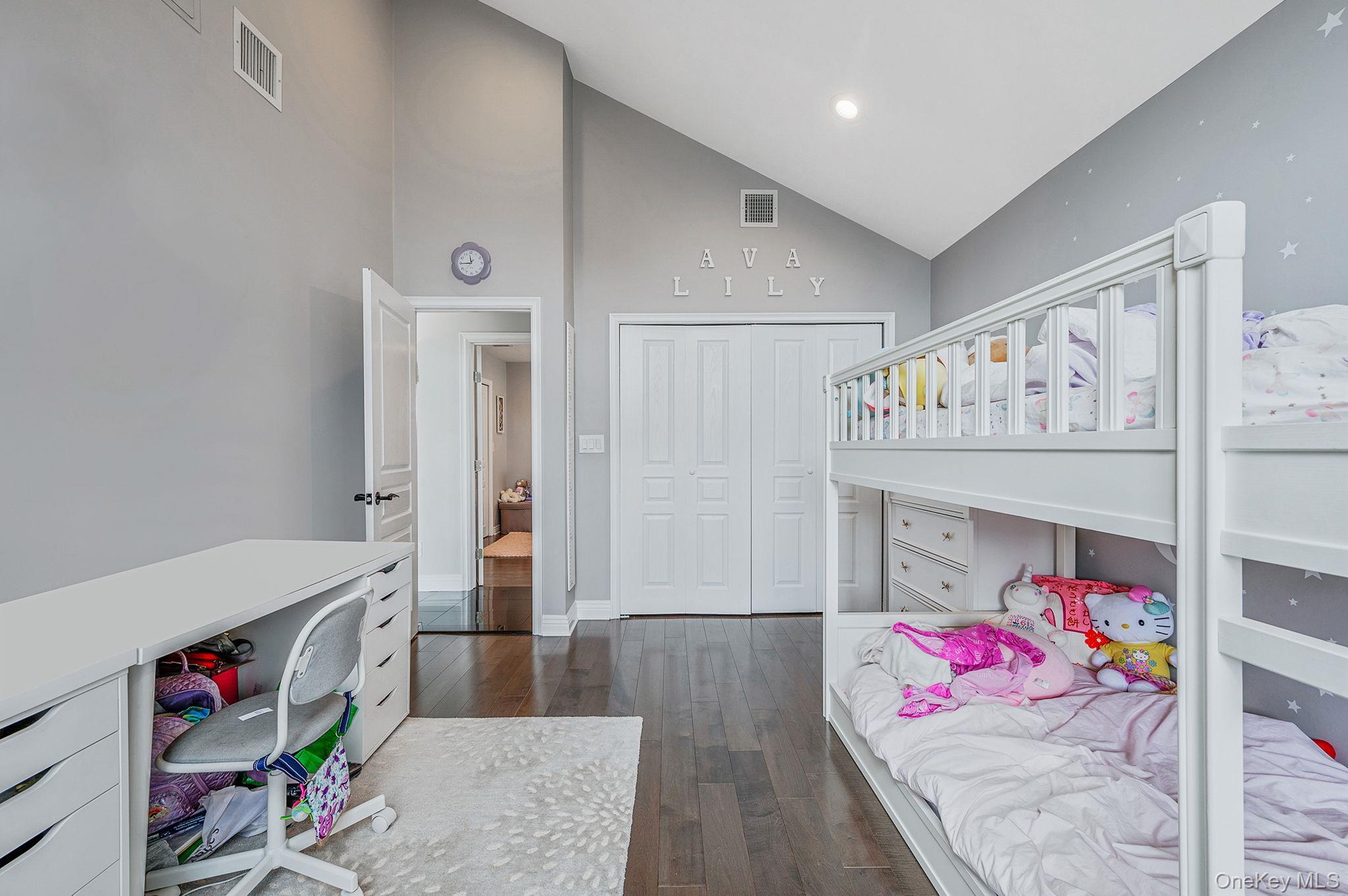 Single Family Forest Nassau County, NY 11758, MLS-900151-32