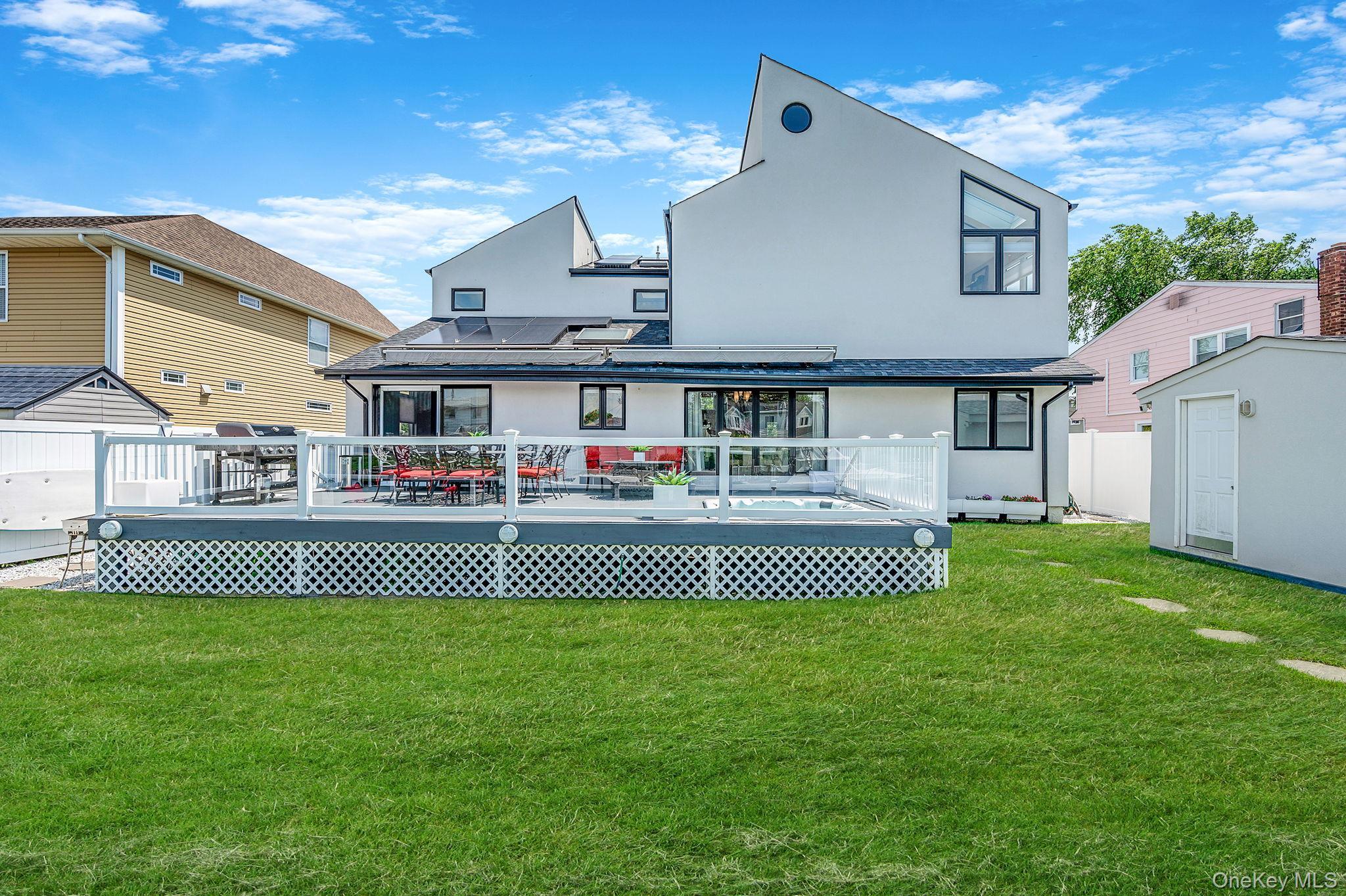 Single Family Forest Nassau County, NY 11758, MLS-900151-39