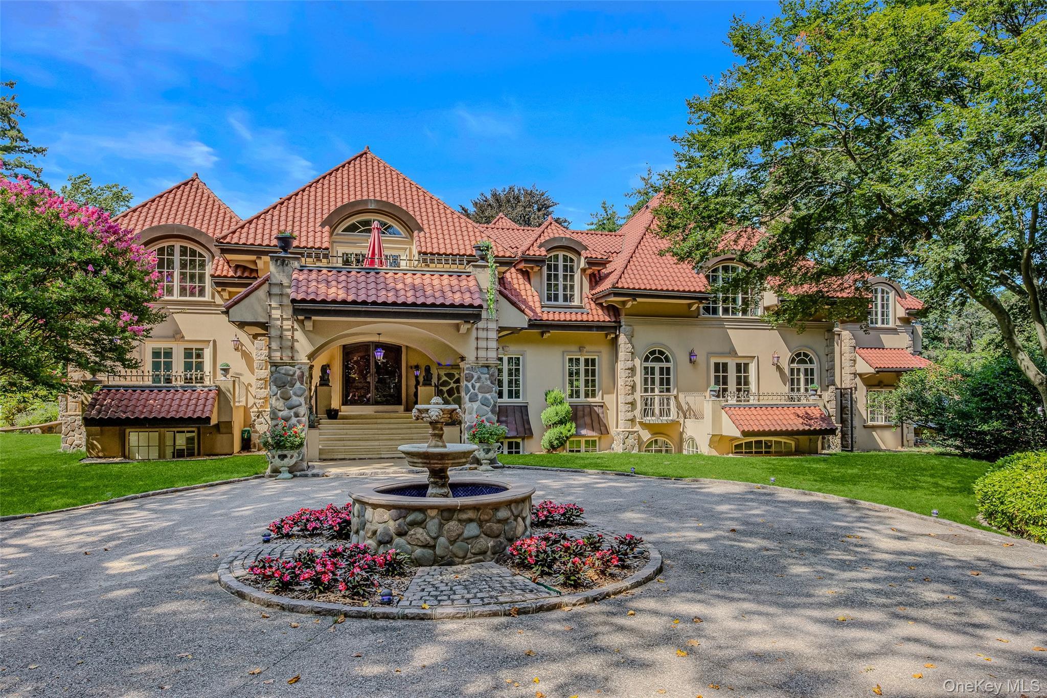 Single Family Sloanes Nassau County, NY 11050, MLS-900184-2