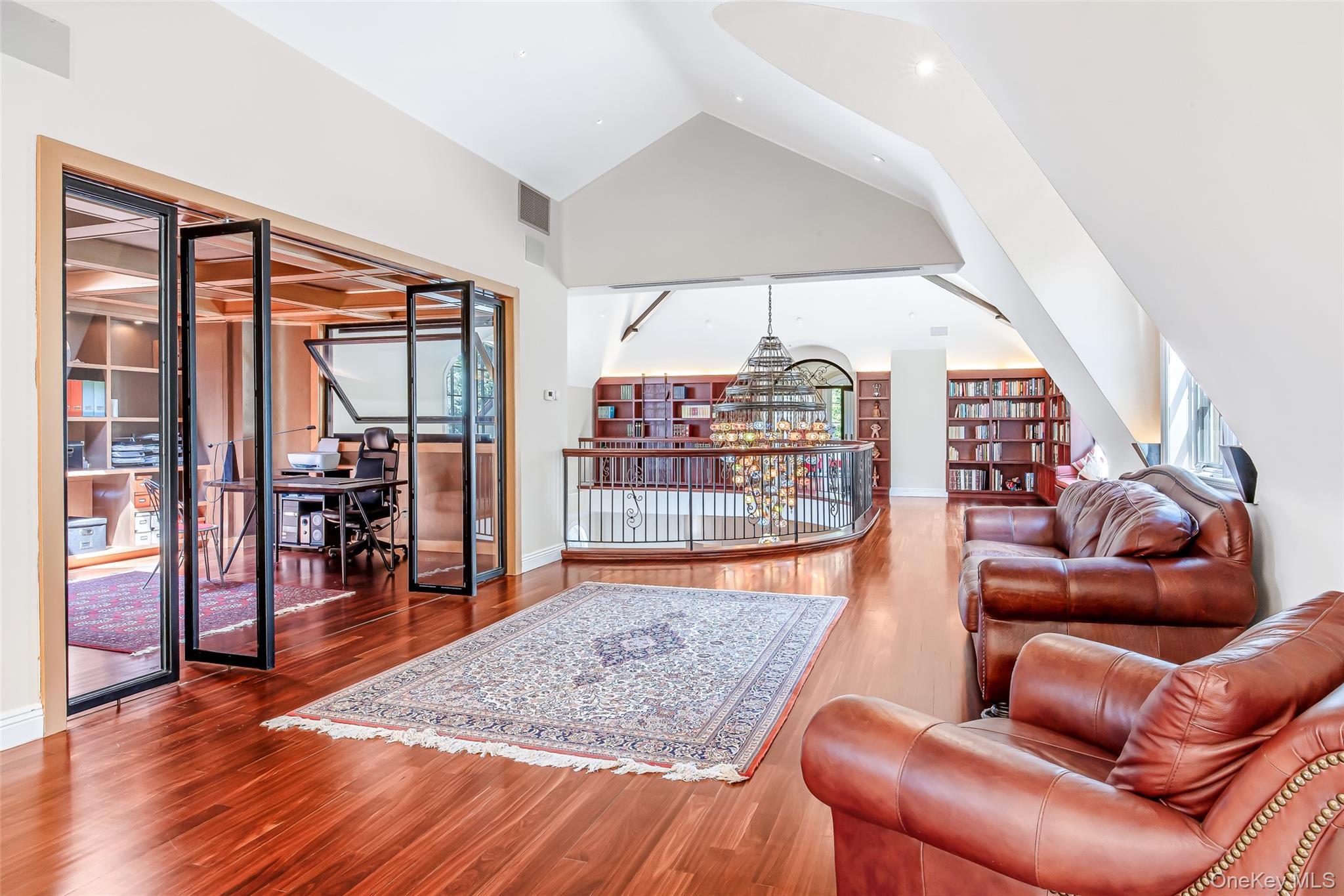 Single Family Sloanes Nassau County, NY 11050, MLS-900184-21