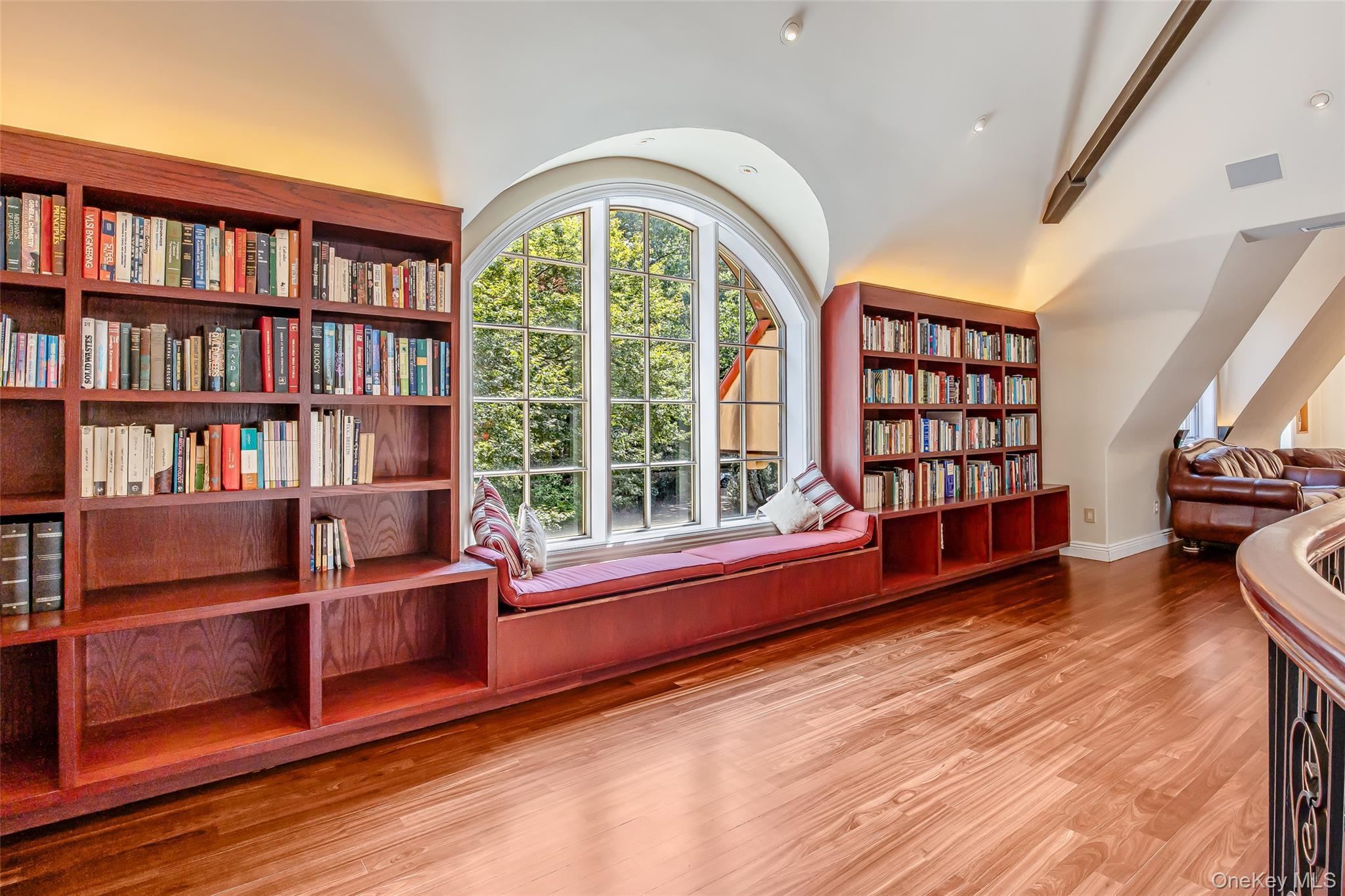 Single Family Sloanes Nassau County, NY 11050, MLS-900184-25