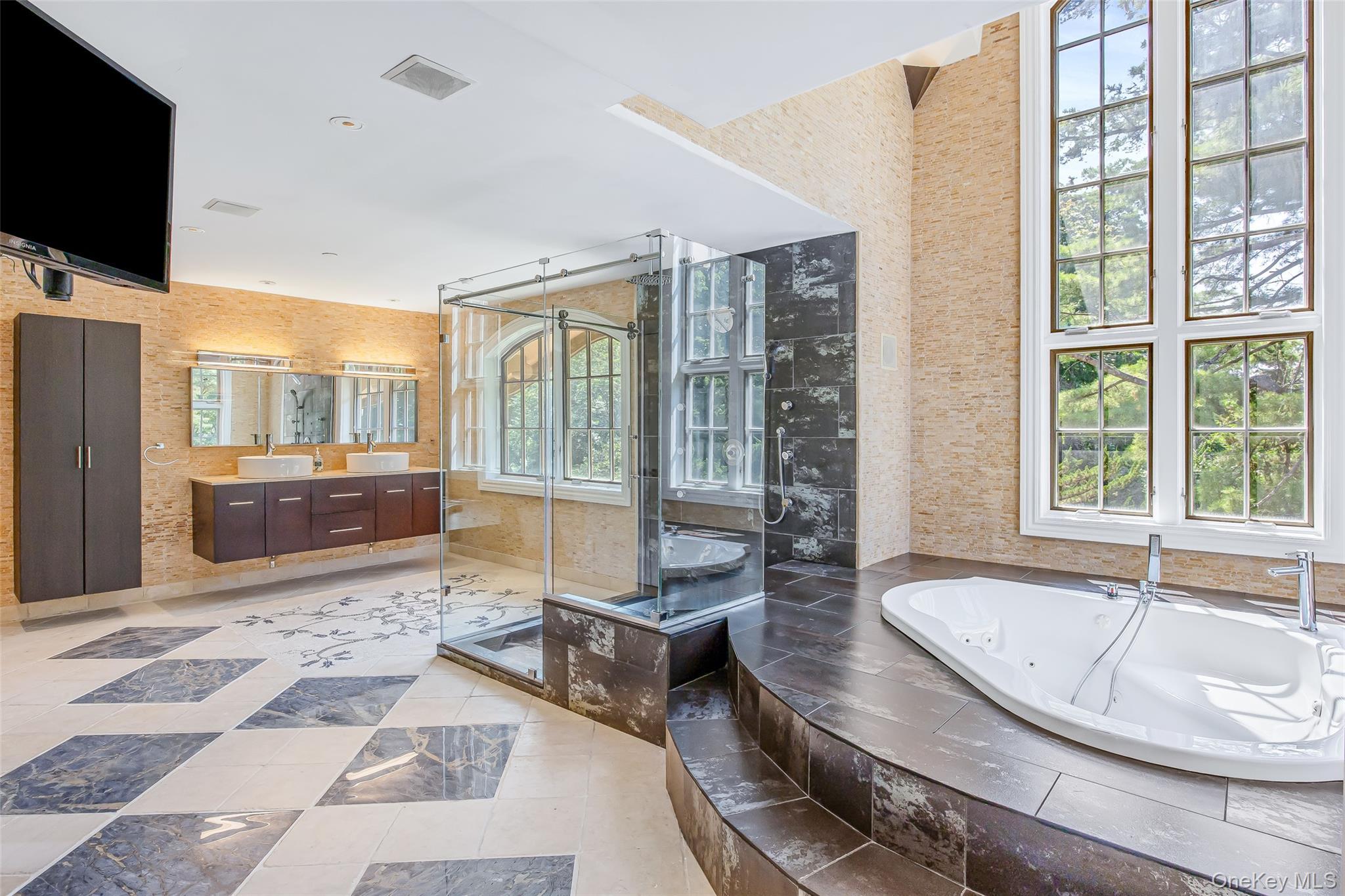 Single Family Sloanes Nassau County, NY 11050, MLS-900184-37