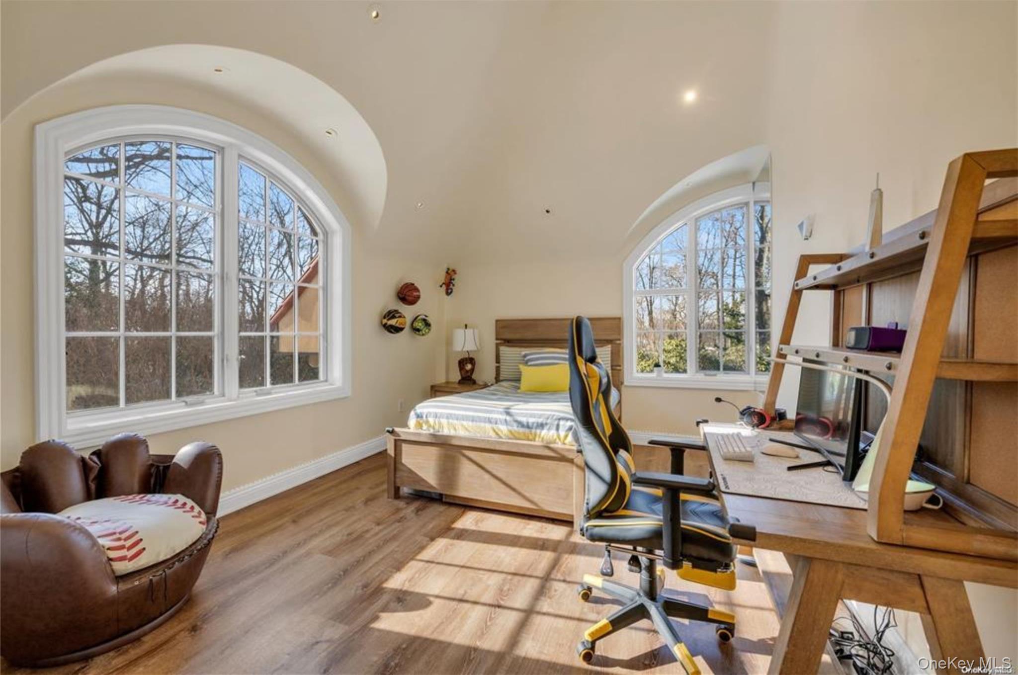 Single Family Sloanes Nassau County, NY 11050, MLS-900184-41