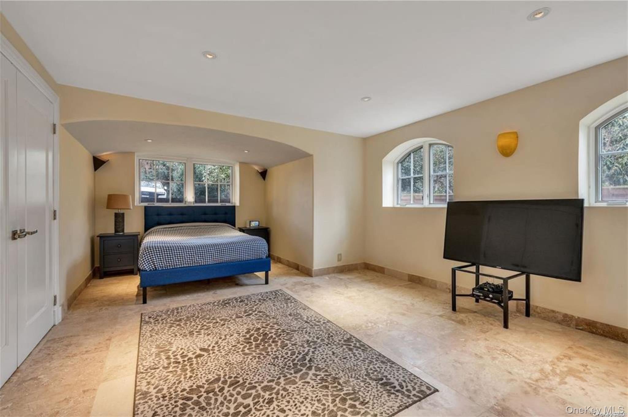 Single Family Sloanes Nassau County, NY 11050, MLS-900184-44