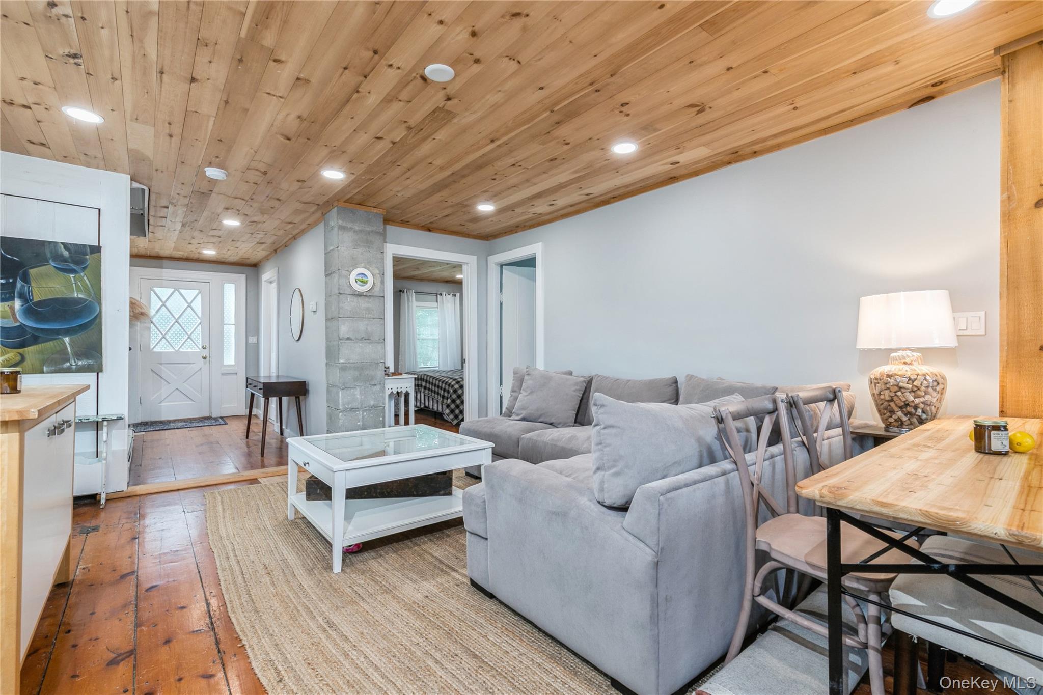 Single Family Main Suffolk County, NY 11935, MLS-900202-12