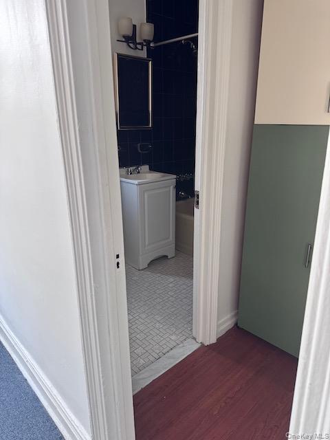 Apartment 81  Queens, NY 11372, MLS-900219-7