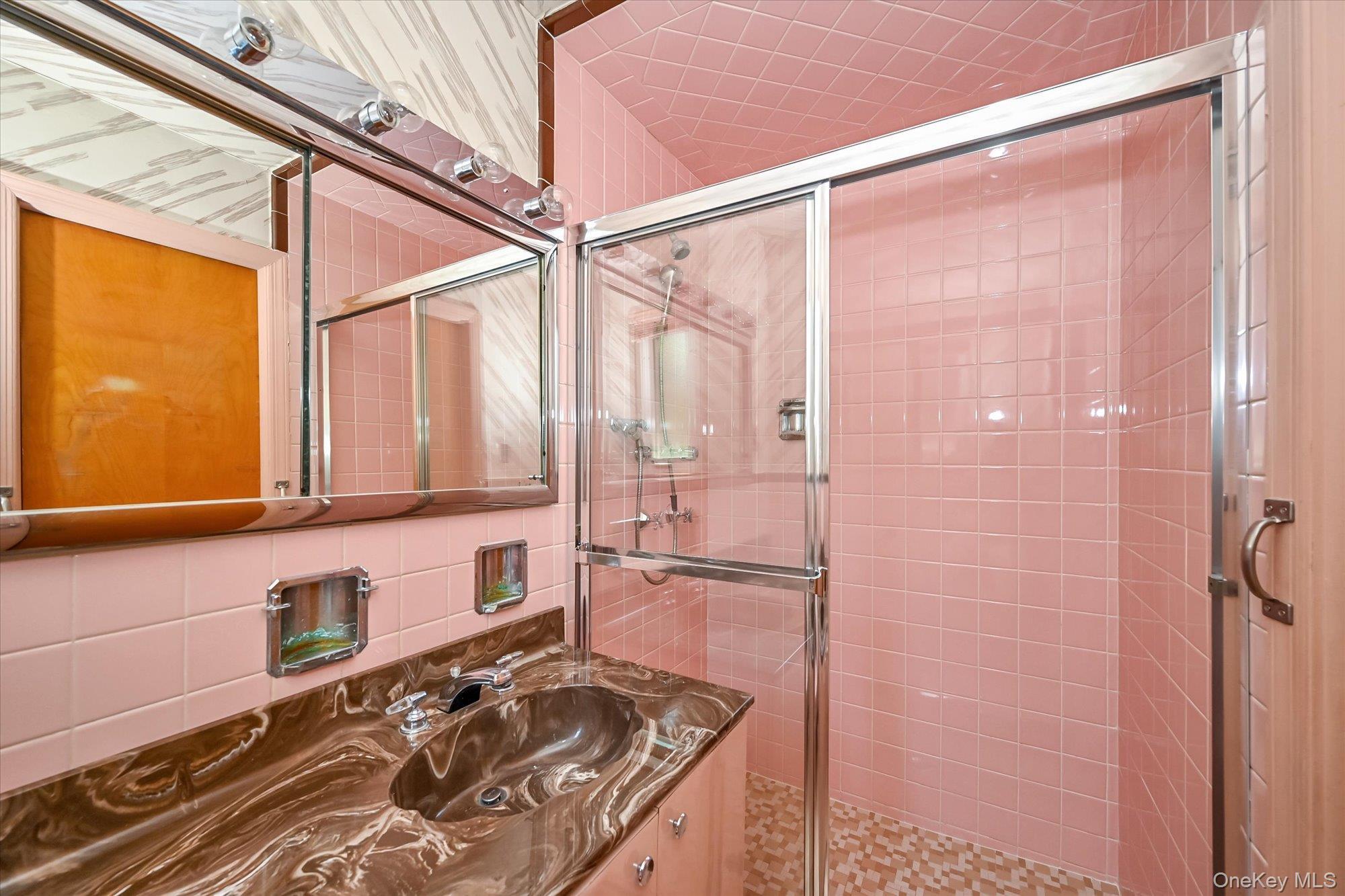 Single Family 57th Queens, NY 11364, MLS-900259-16